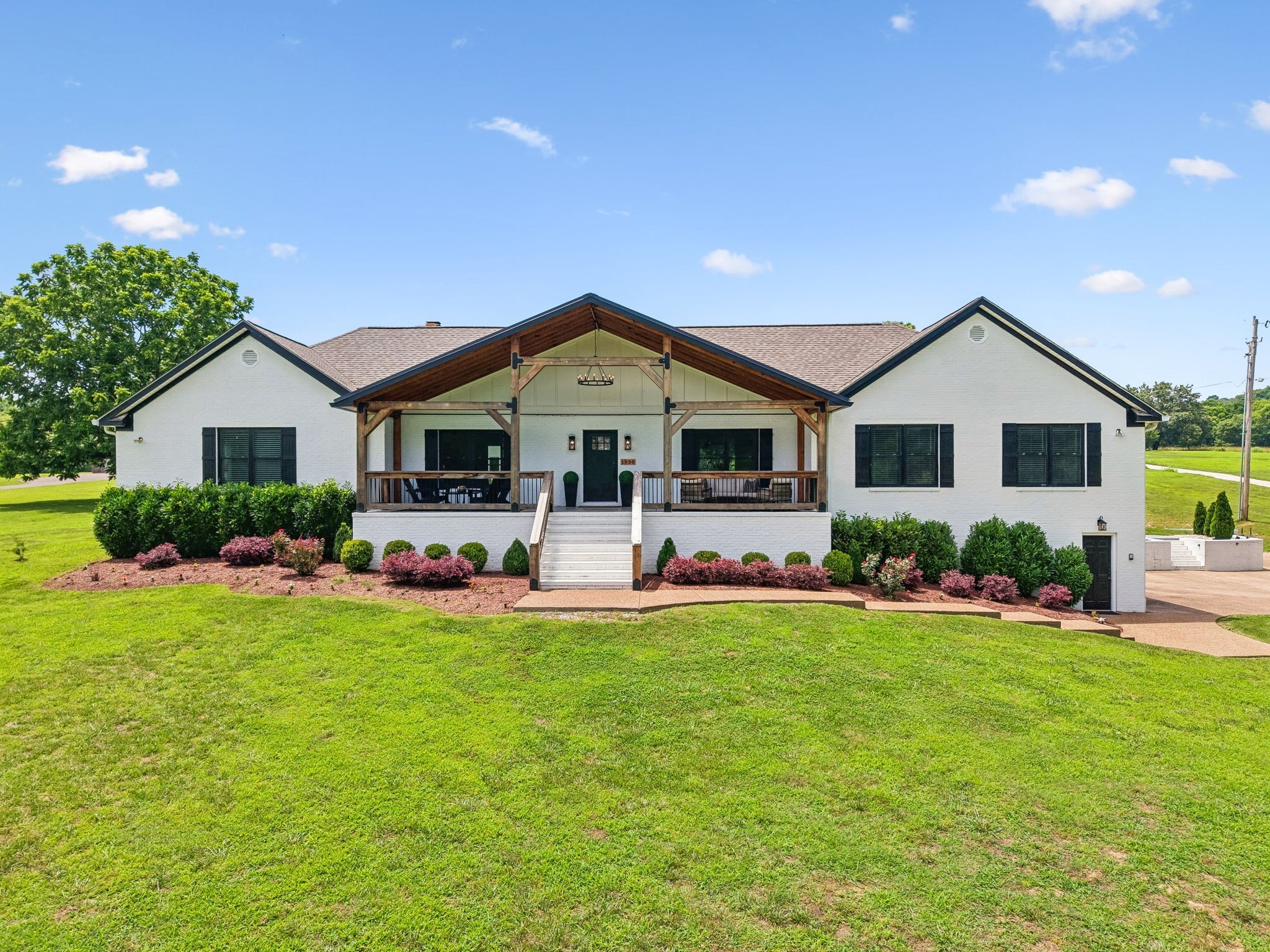 1930 Rock Springs Rd, Columbia, TN 38401