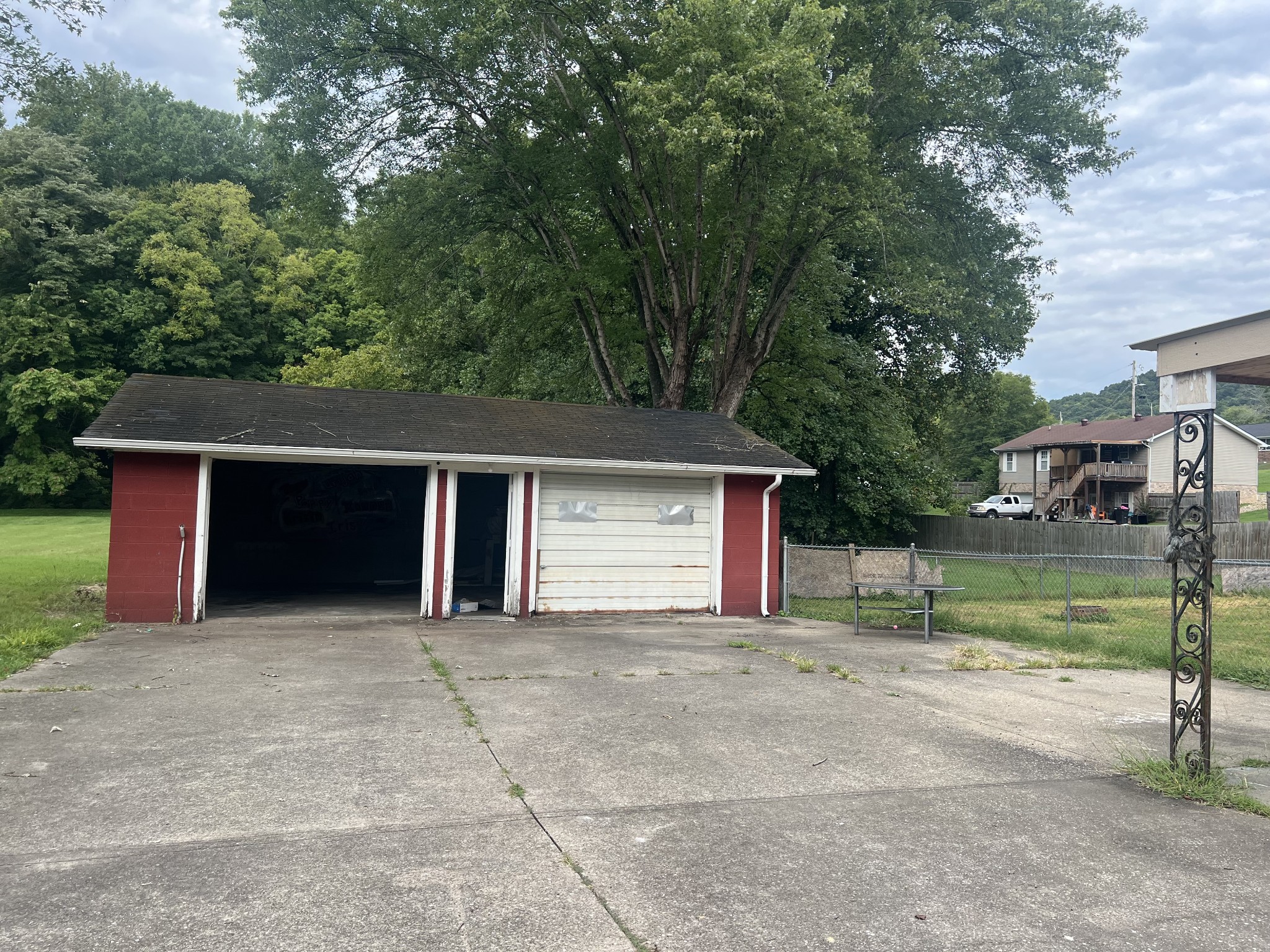 372 Main St S, Brush Creek, TN 38547