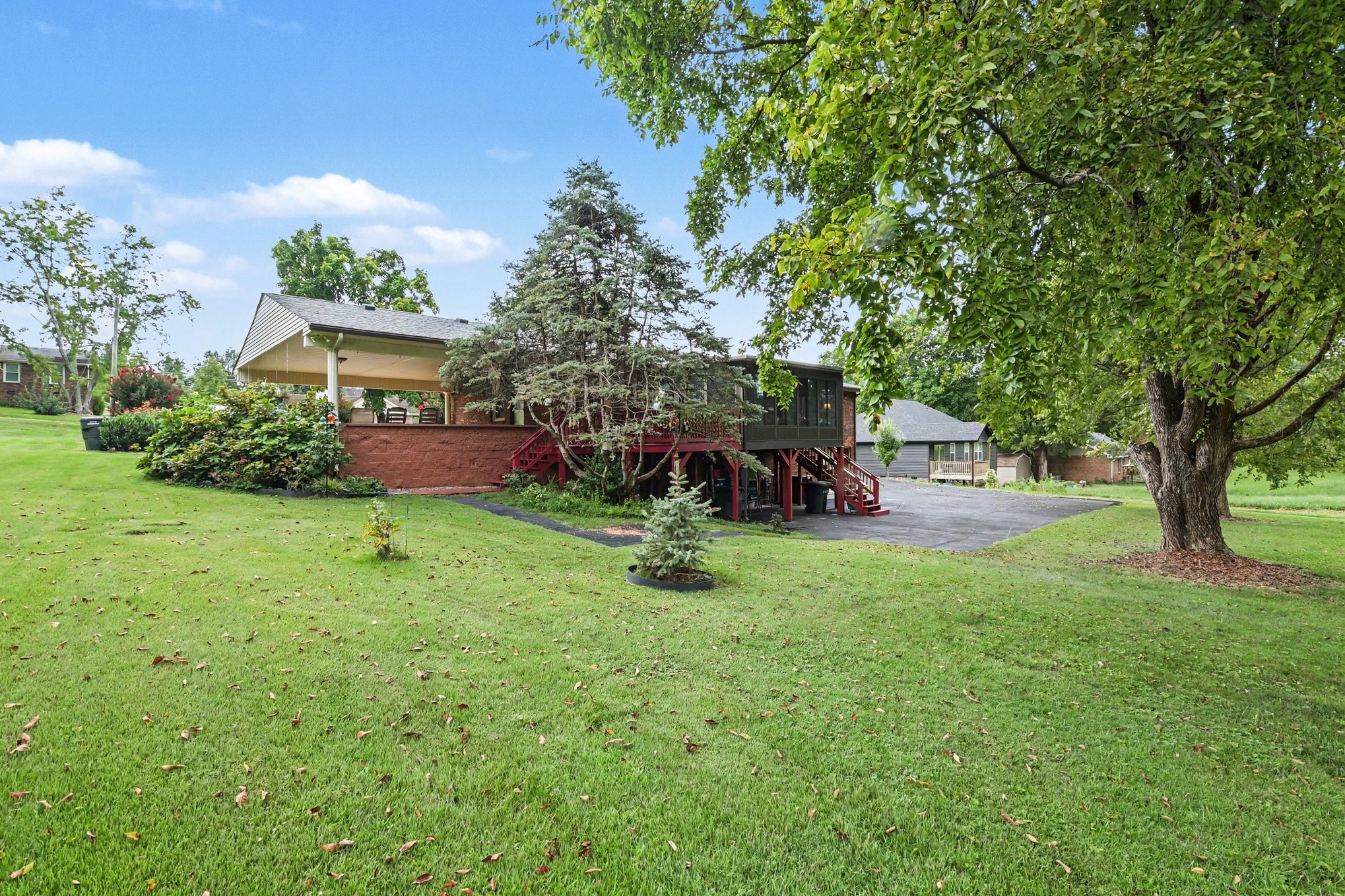 2310 Beechwood Dr, Springfield, TN 37172