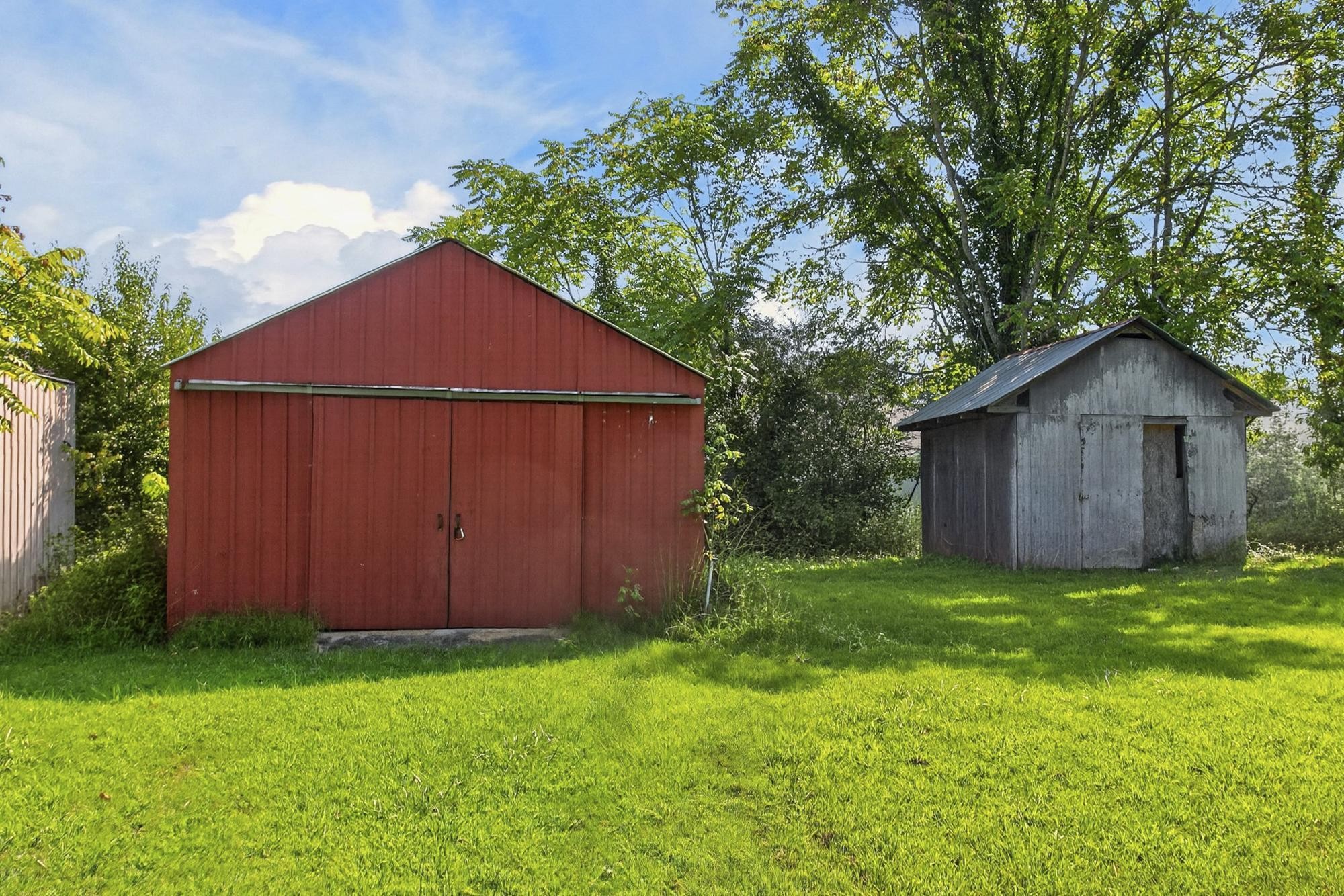 2057 Lake Rd, Greenbrier, TN 37073