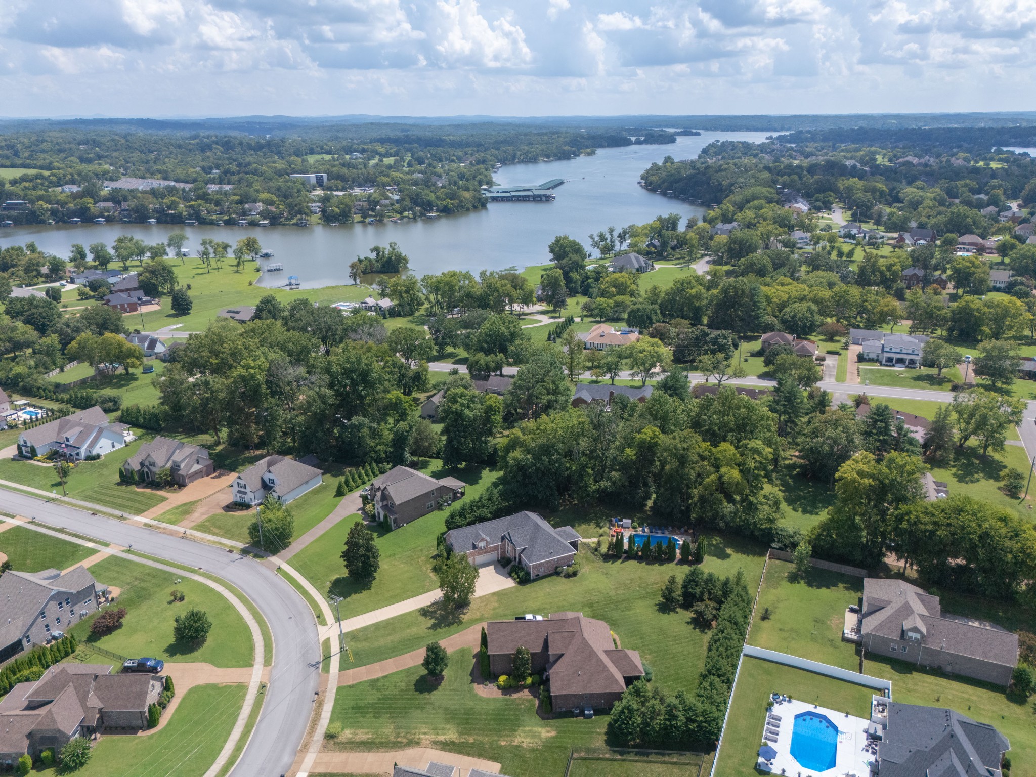 1076 Summerstar Cir, Gallatin, TN 37066