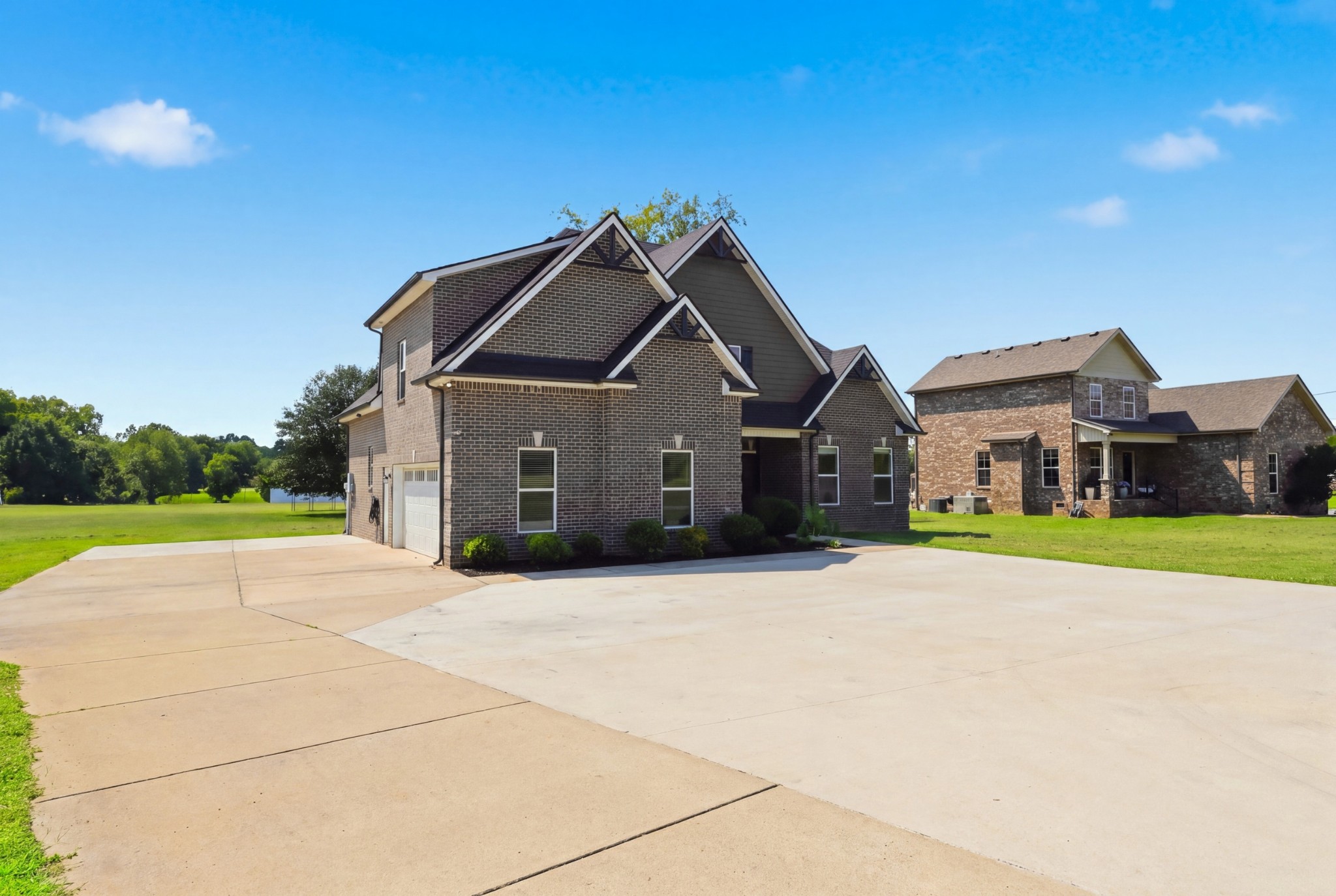 2187 Twin Oak Dr, Murfreesboro, TN 37130