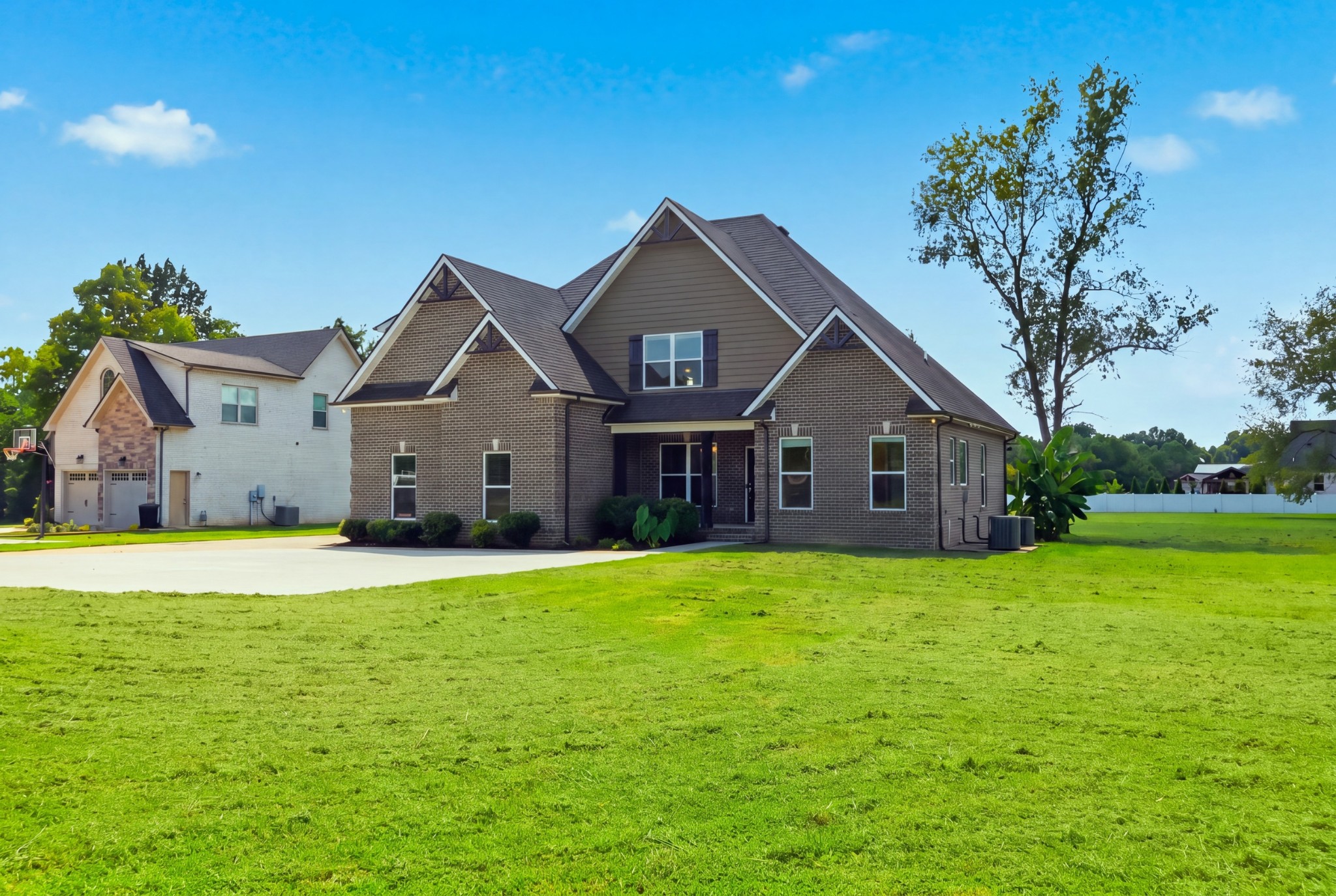 2187 Twin Oak Dr, Murfreesboro, TN 37130