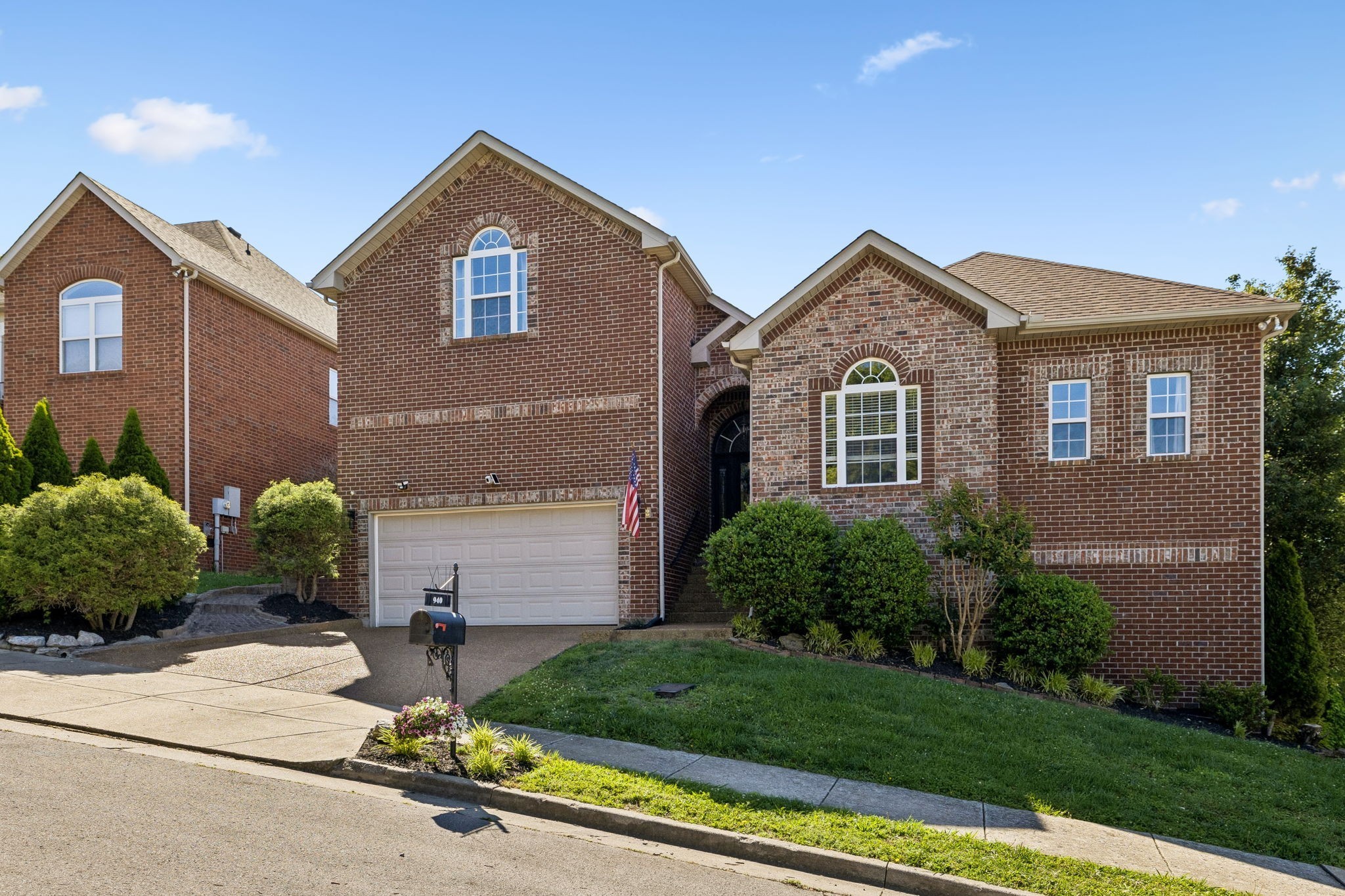 940 Century Oak Dr, Nashville, TN 37211