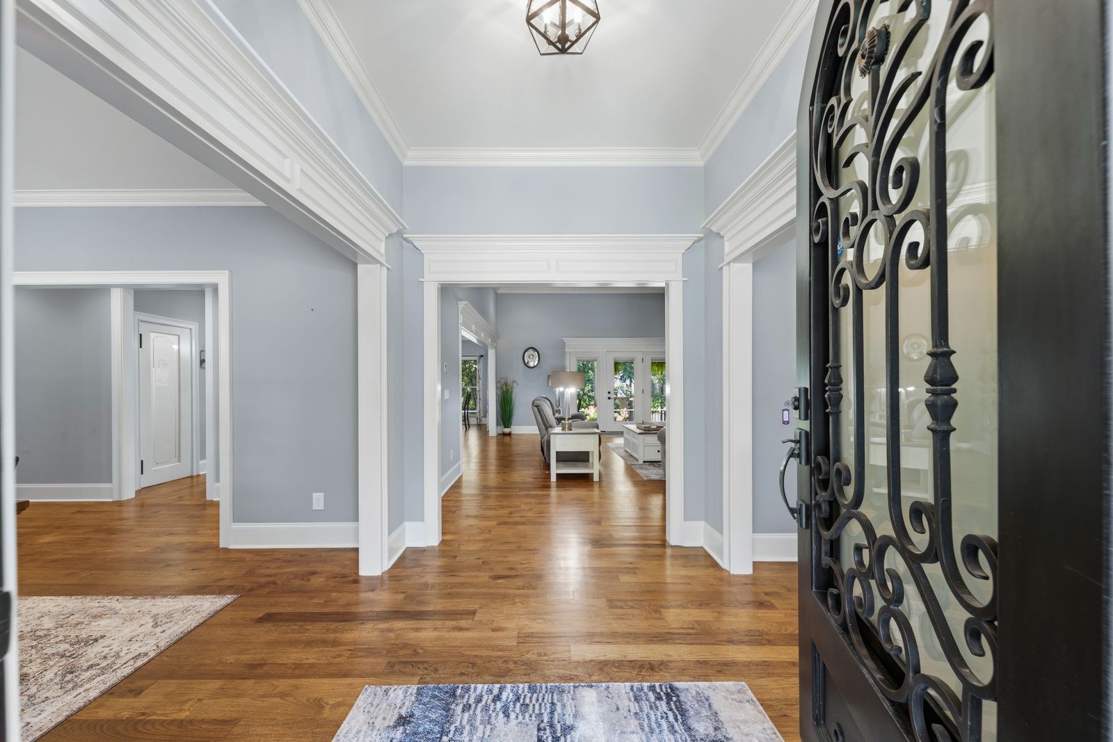1725 Mayflower Dr, Columbia, TN 38401