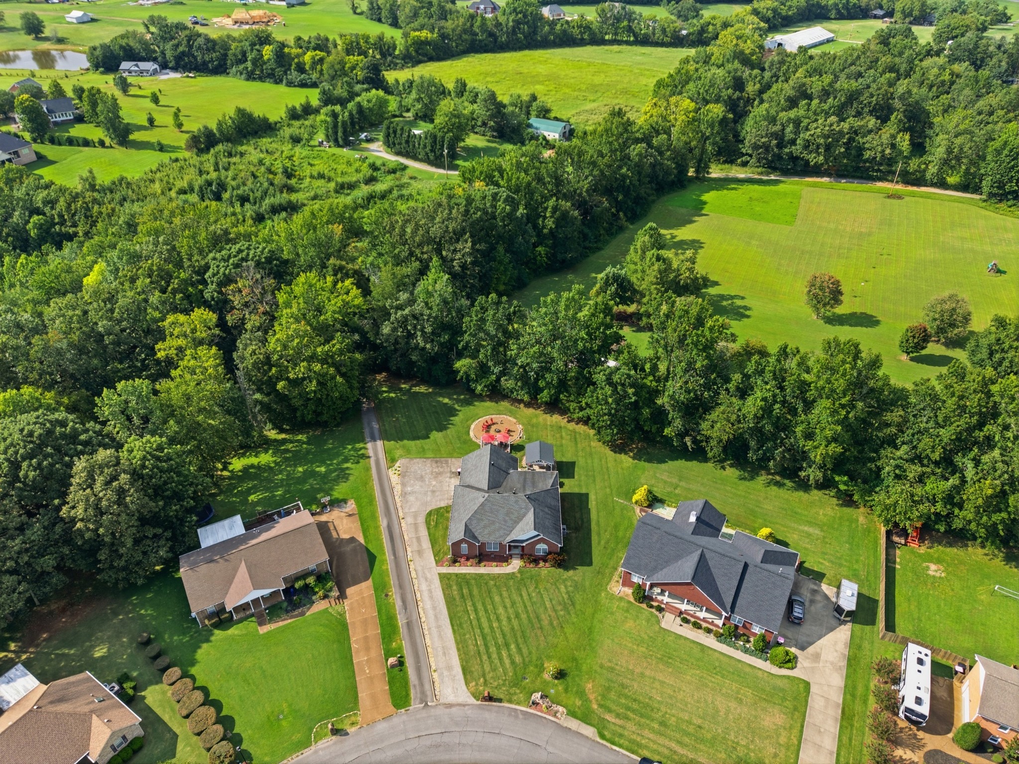 221 Allen Dr, Greenbrier, TN 37073