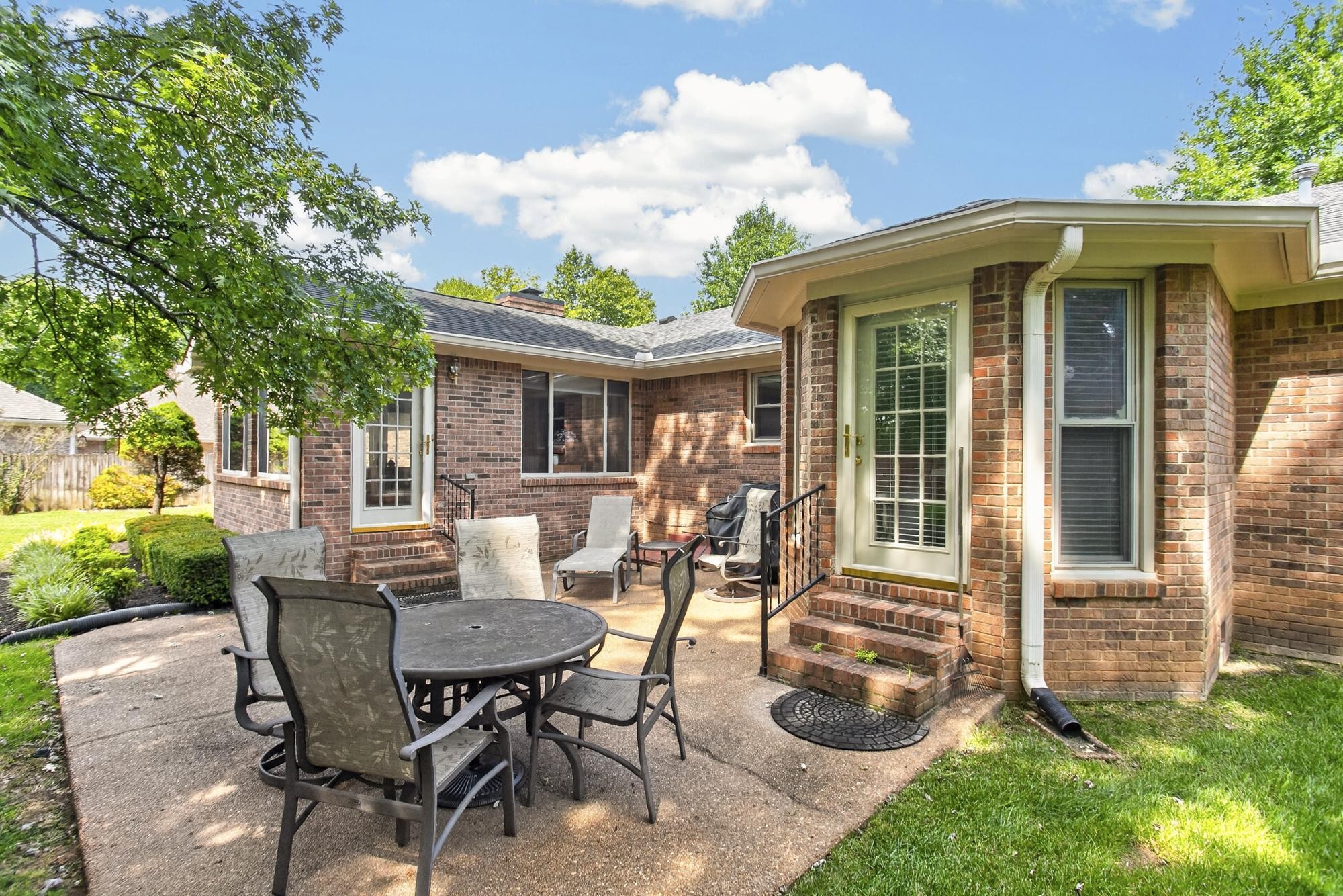 1862 James Dr, Murfreesboro, TN 37129