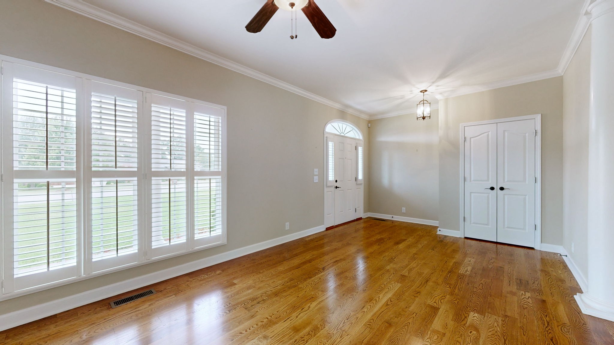 2010 Riverview Dr, Murfreesboro, TN 37129