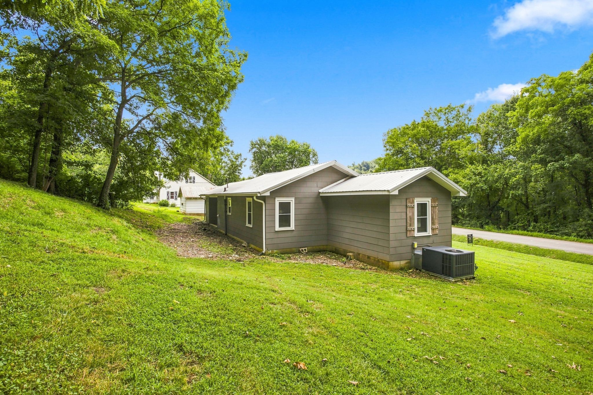 4854 Dry Fork Rd, Hampshire, TN 38461