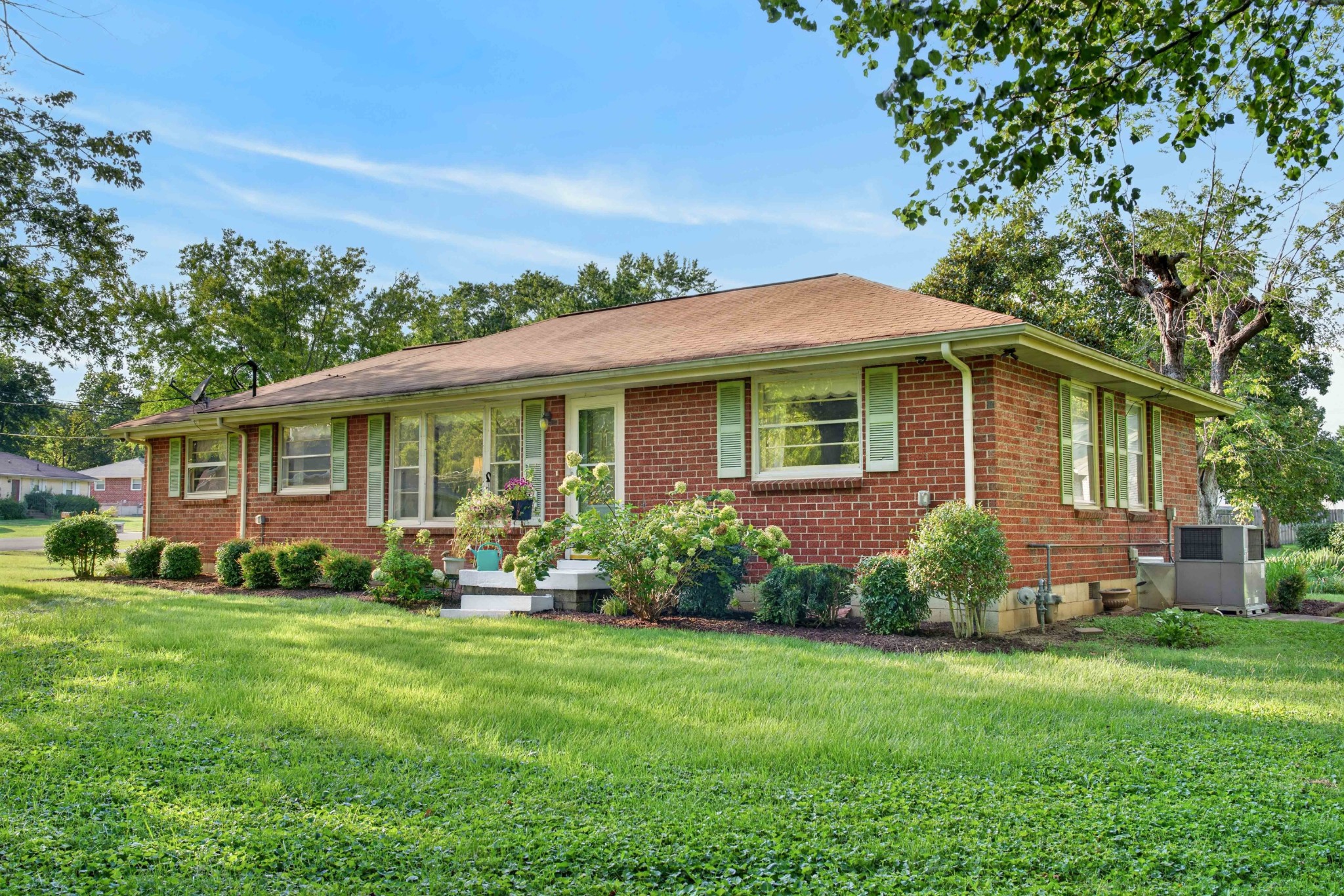 313 Hitt Ln, Goodlettsville, TN 37072