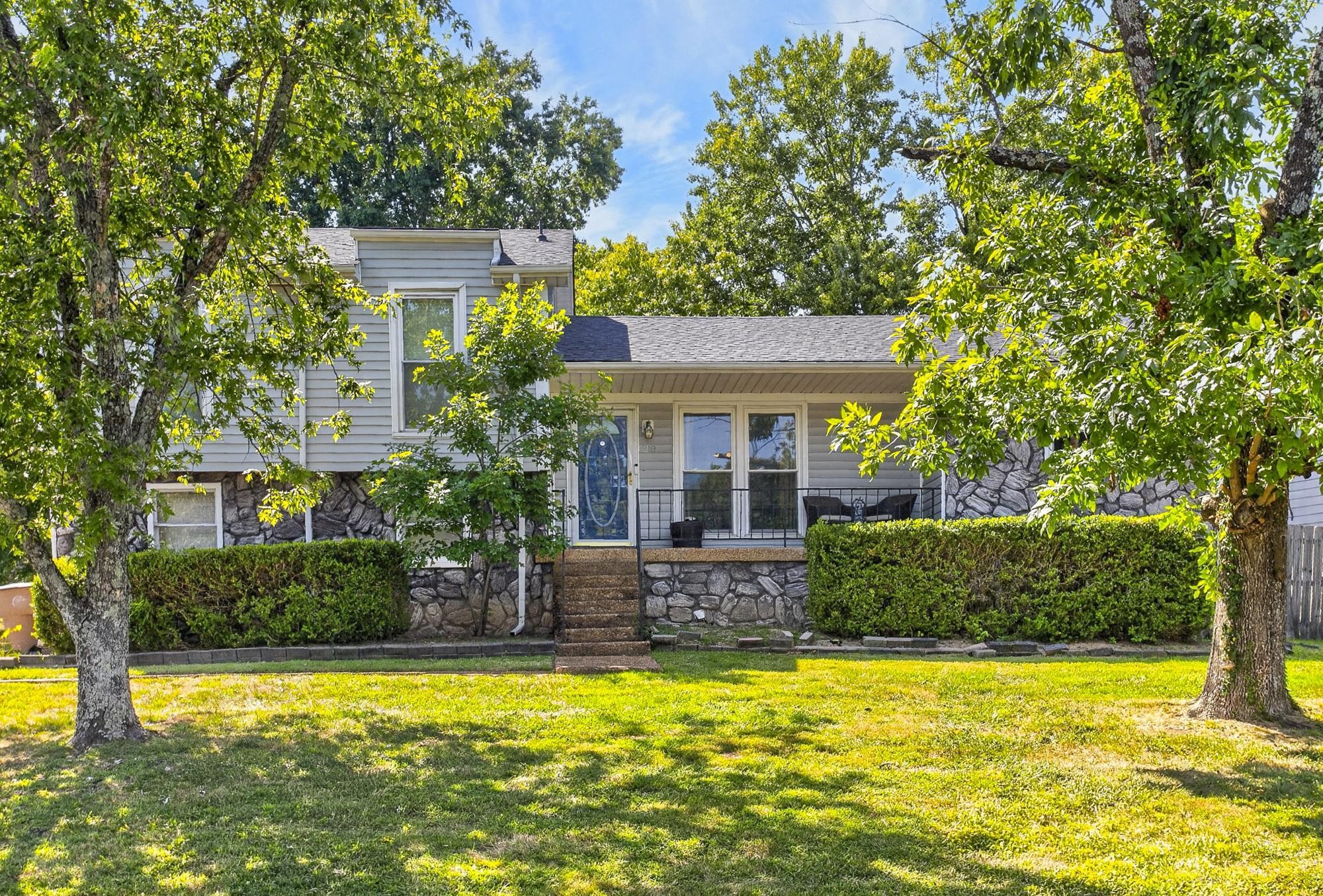 218 Cedarview Dr, Antioch, TN 37013