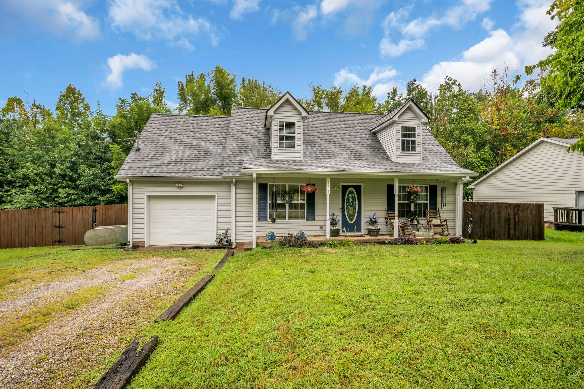 126 Silver Leaf Cir, Dickson, TN 37055