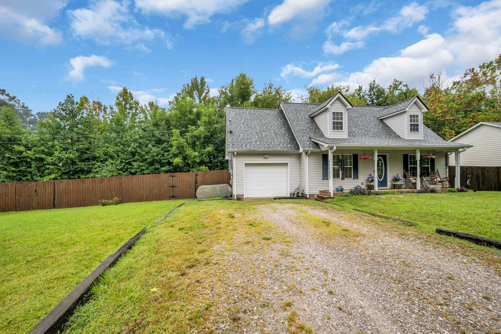 126 Silver Leaf Cir, Dickson, TN 37055