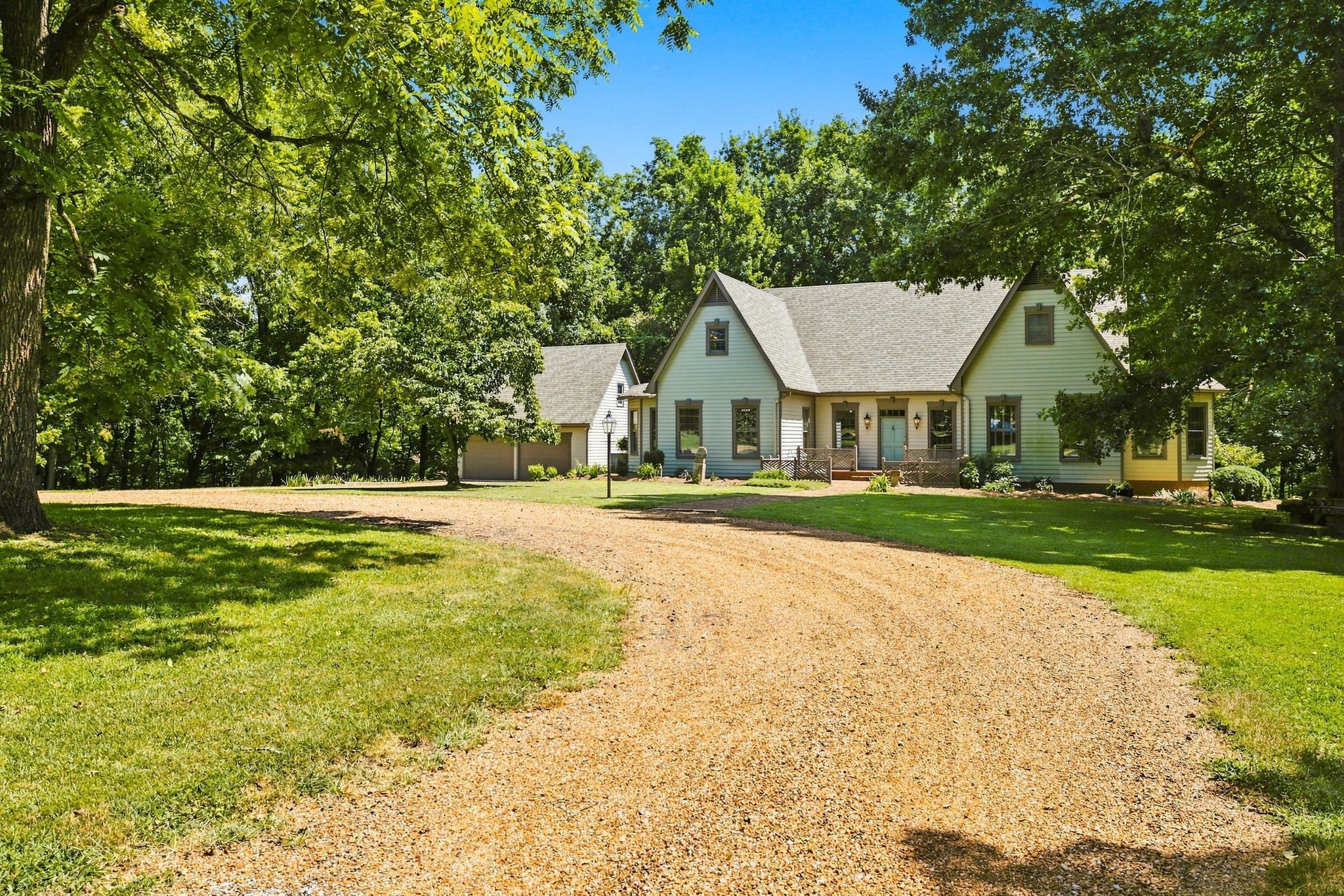 212 Kippsford Pond Rd, Columbia, TN 38401