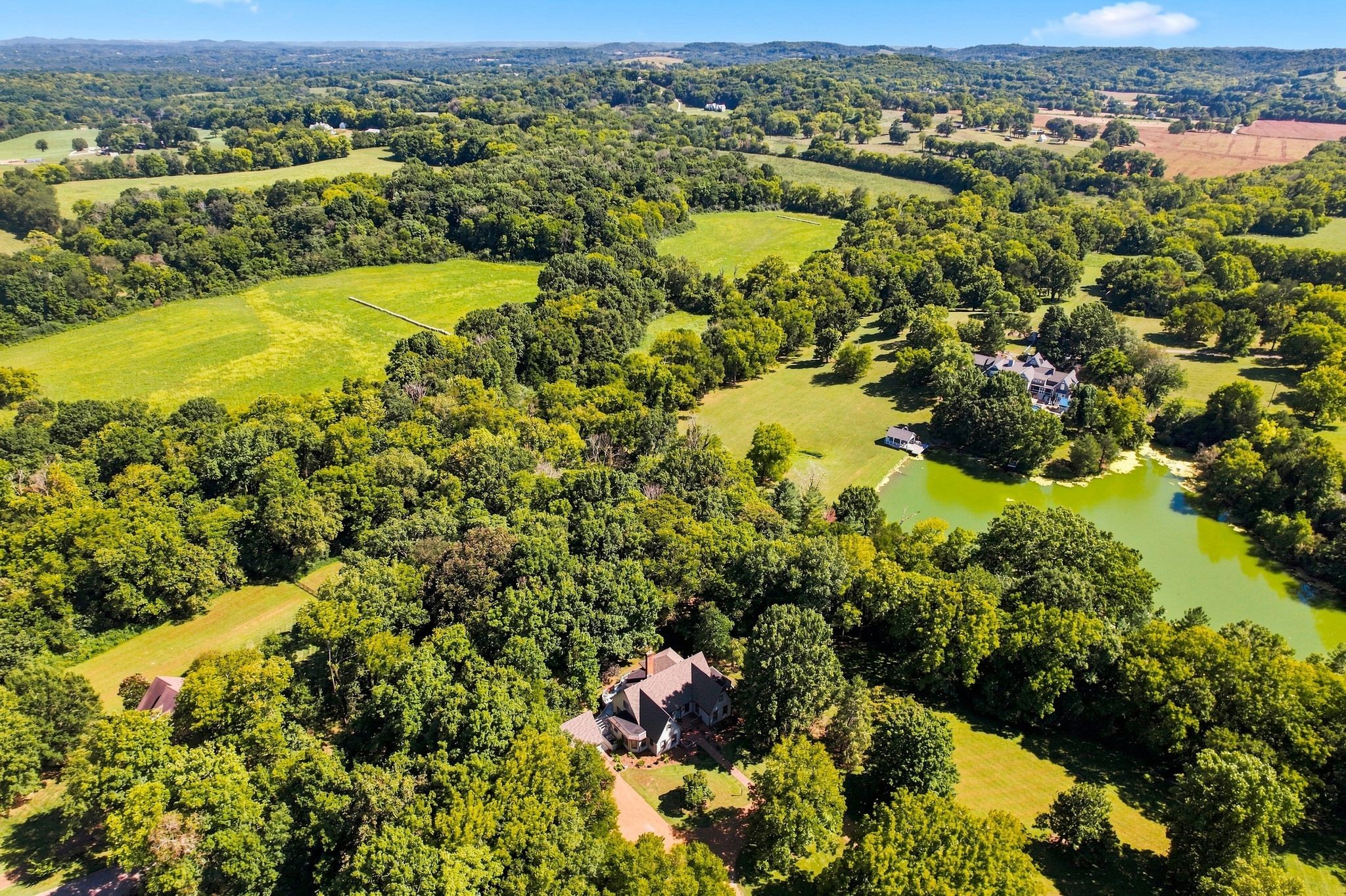 212 Kippsford Pond Rd, Columbia, TN 38401