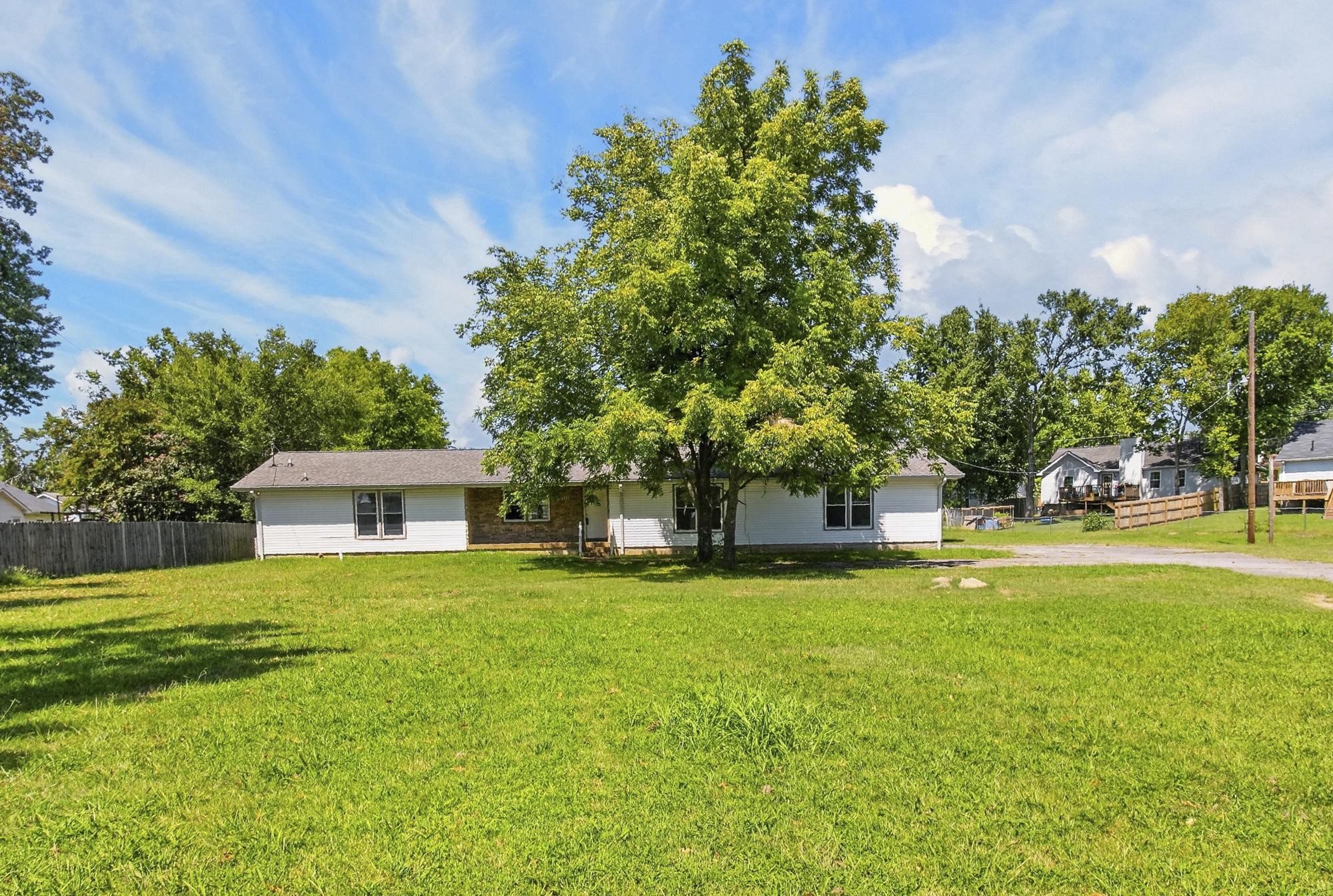 3300 Hamilton Church Rd, Antioch, TN 37013
