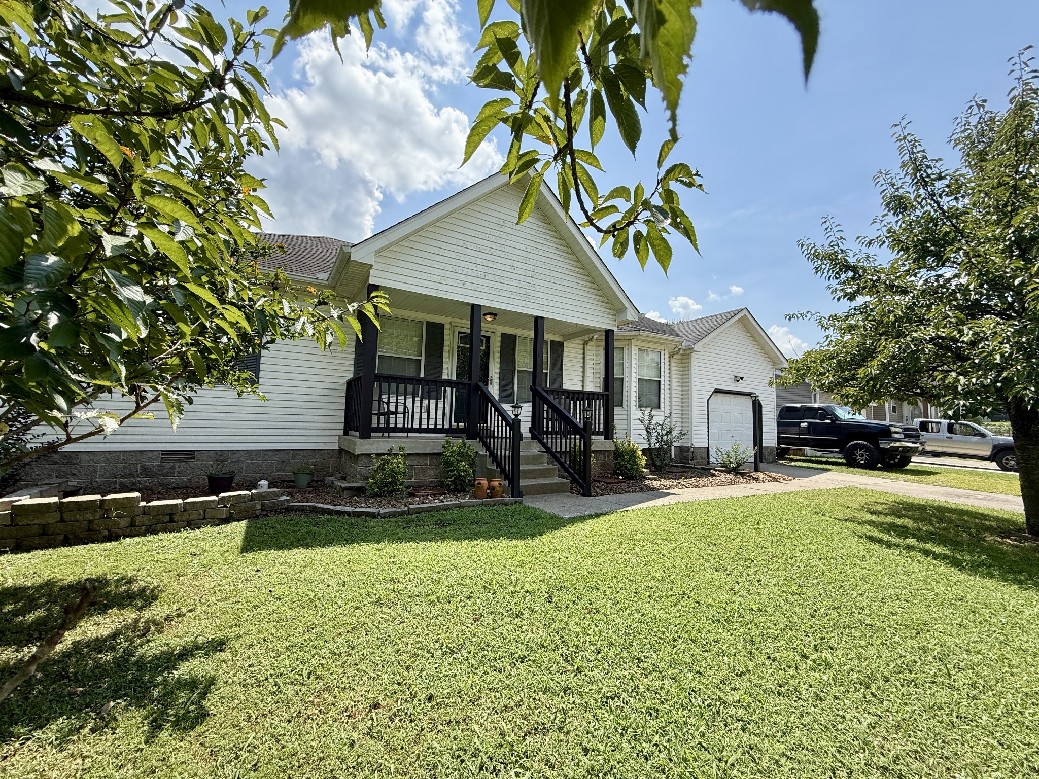 128 Jones Mill Rd, La Vergne, TN 37086