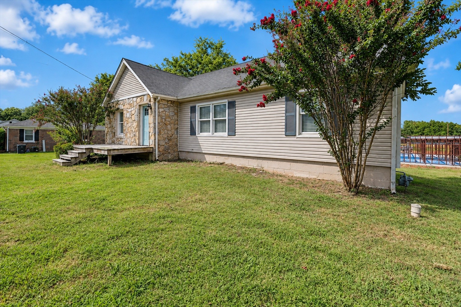 108 Greenwood Acres Dr, Columbia, TN 38401