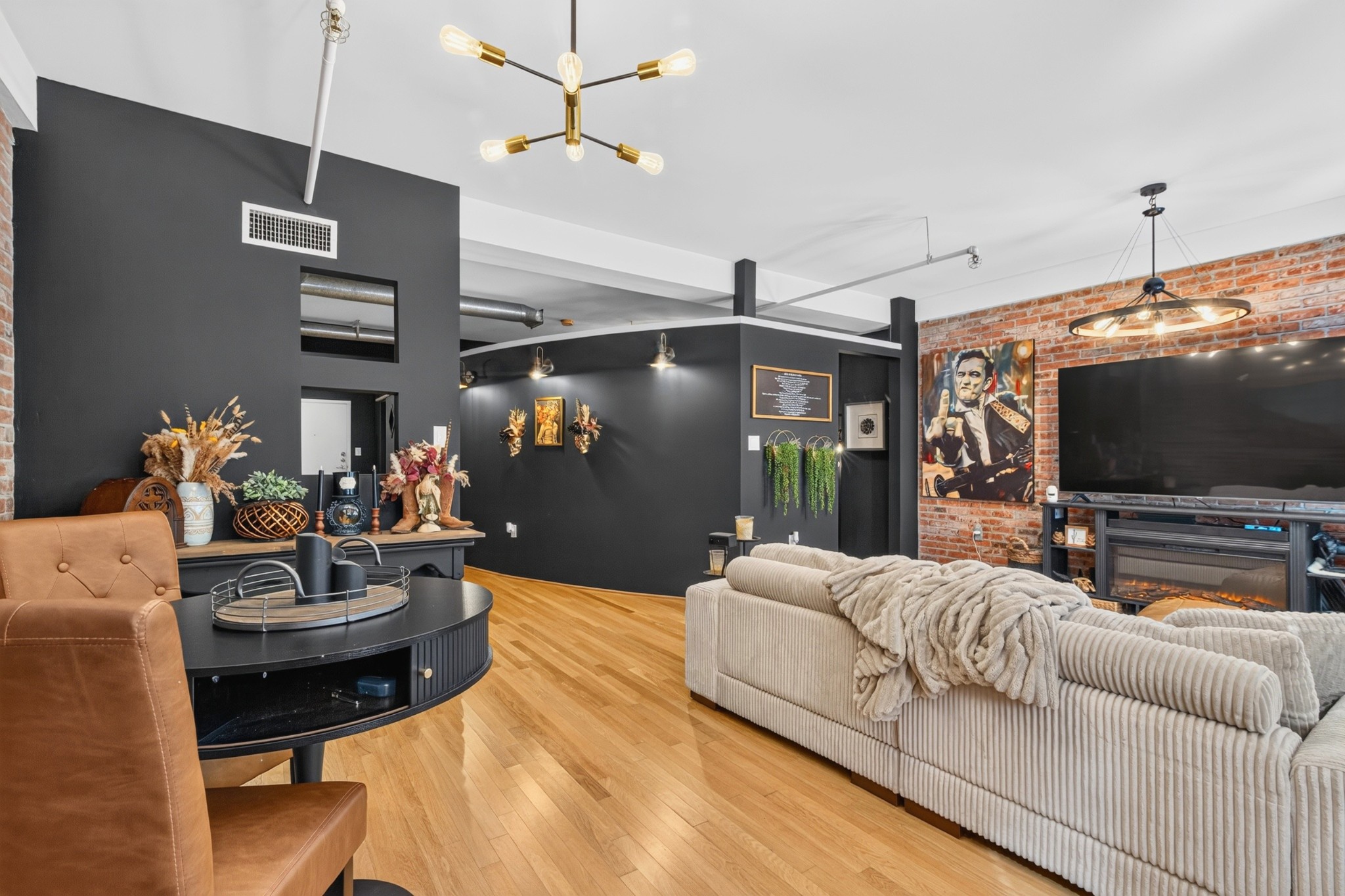 700 Church St #204, Nashville, TN 37203