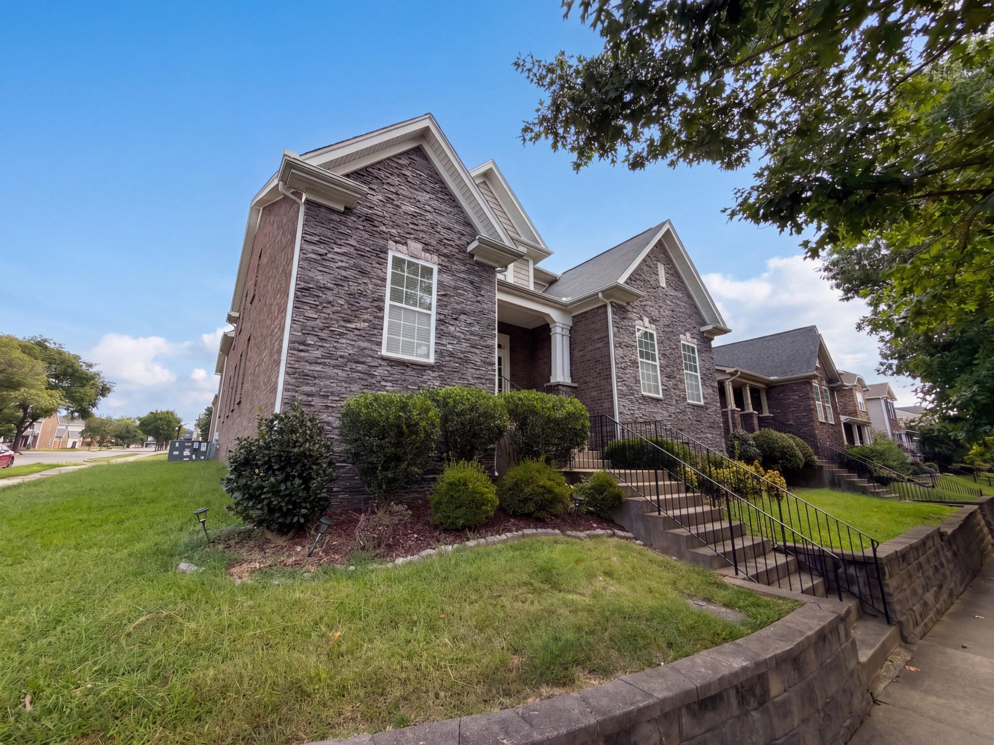1064 Riverwood Village Blvd, Hermitage, TN 37076
