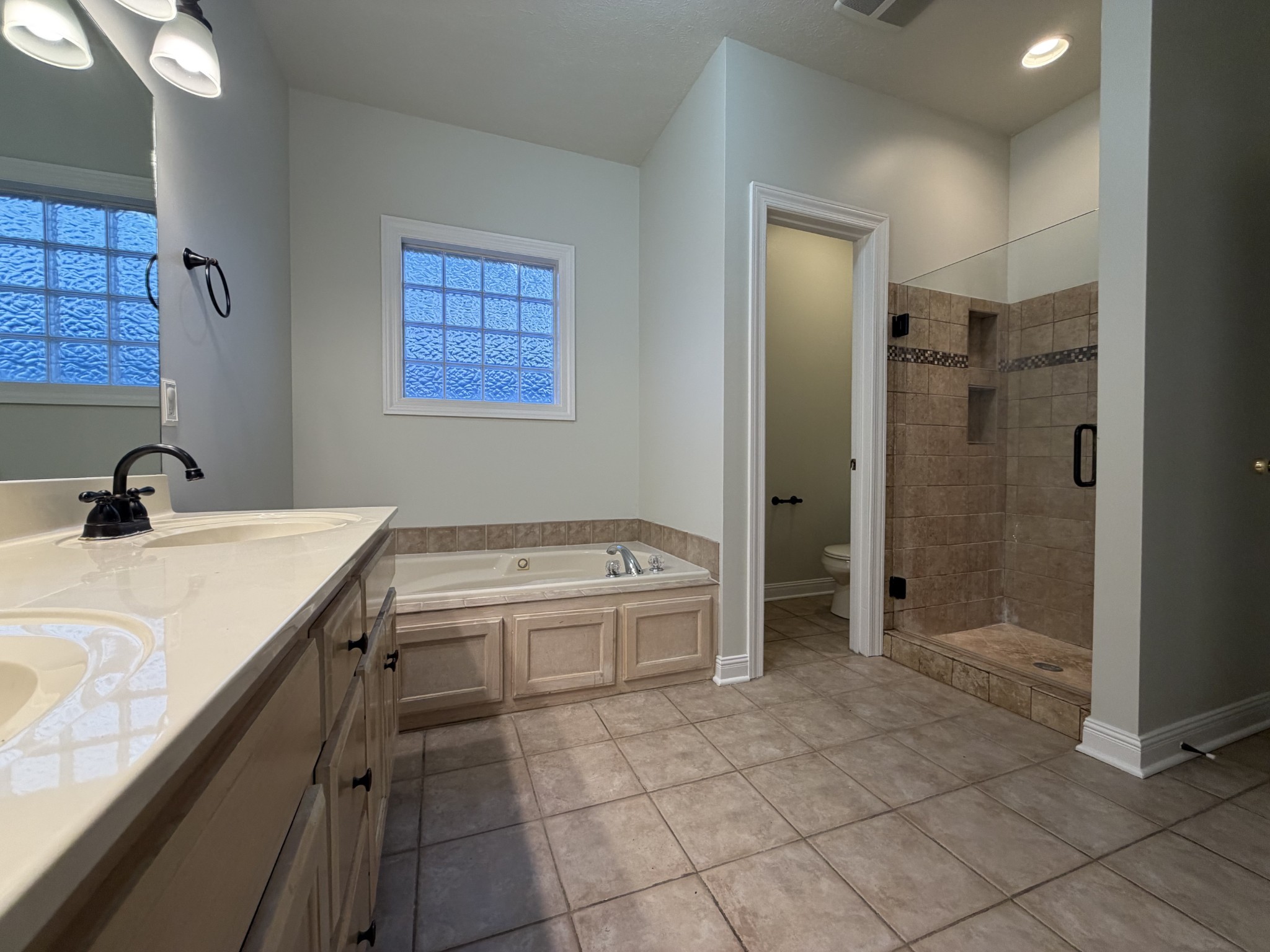 101 Wyncrest Commons Ct, Hendersonville, TN 37075
