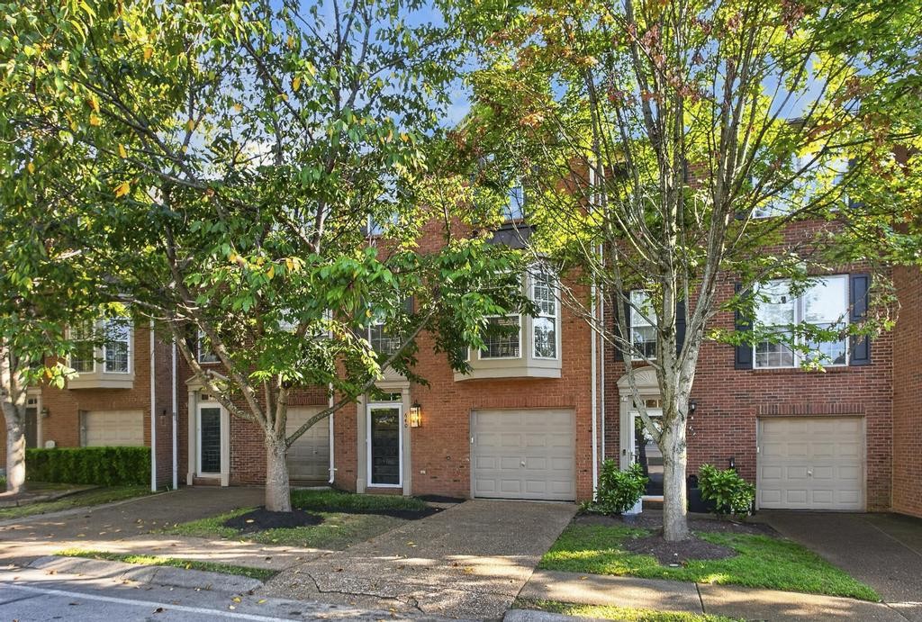 640 Huffine Manor Cir, Franklin, TN 37067