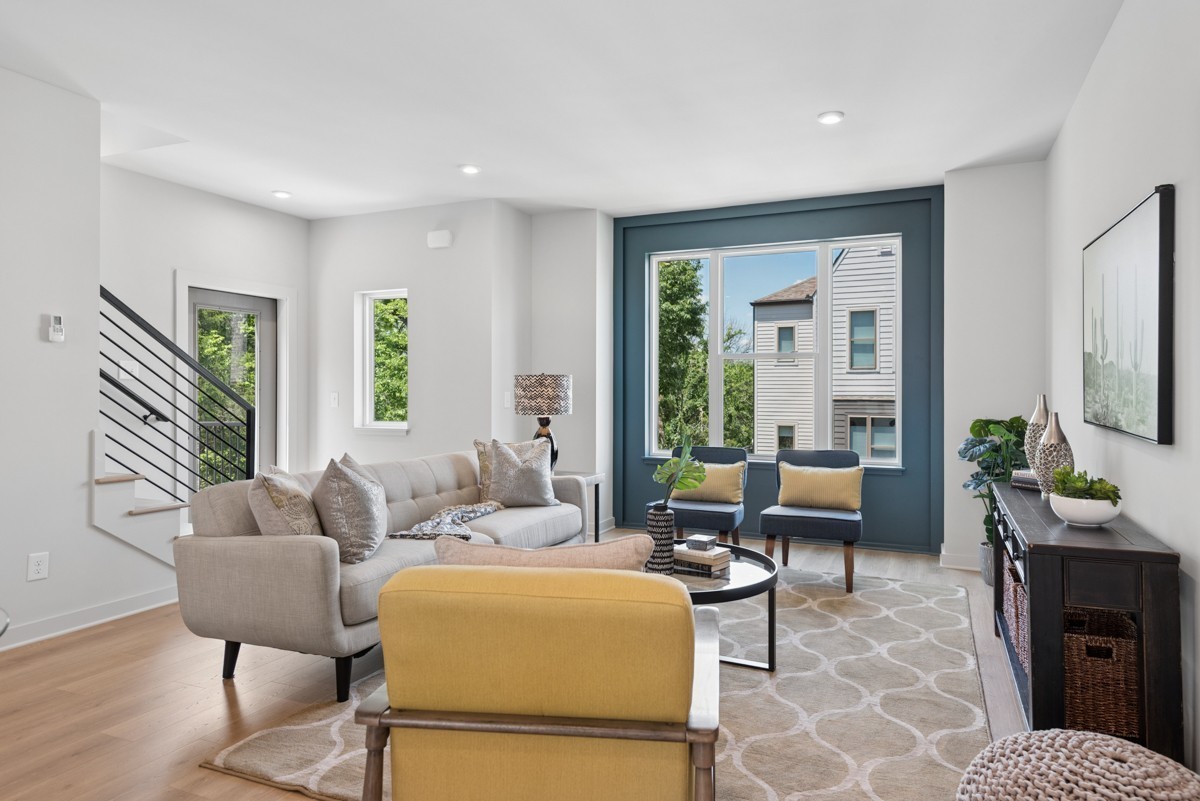 344 East Village Ln, Nashville, TN 37216