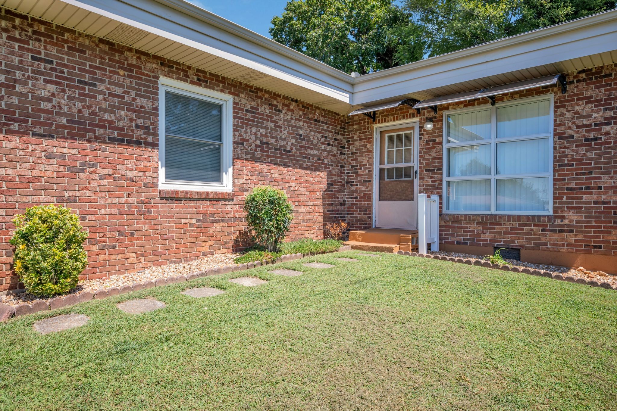 108 Villa Cir, Dickson, TN 37055