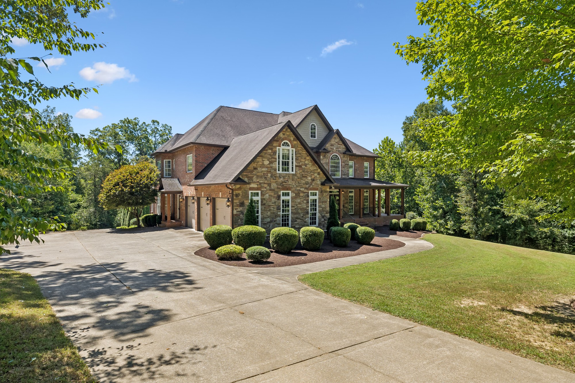 1032 Dogwood Ln, Burns, TN 37029