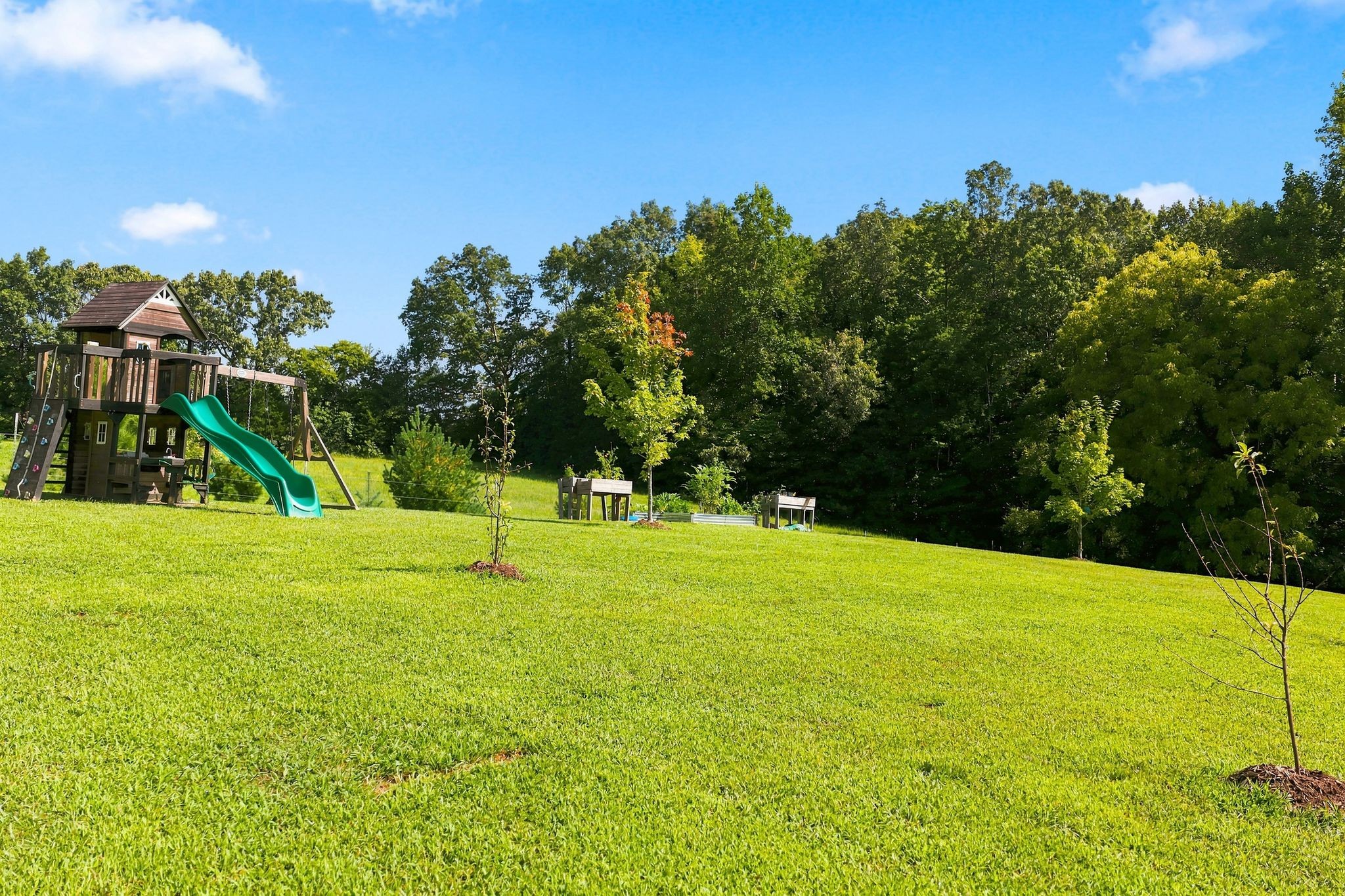865 Hafner Rd, Charlotte, TN 37036