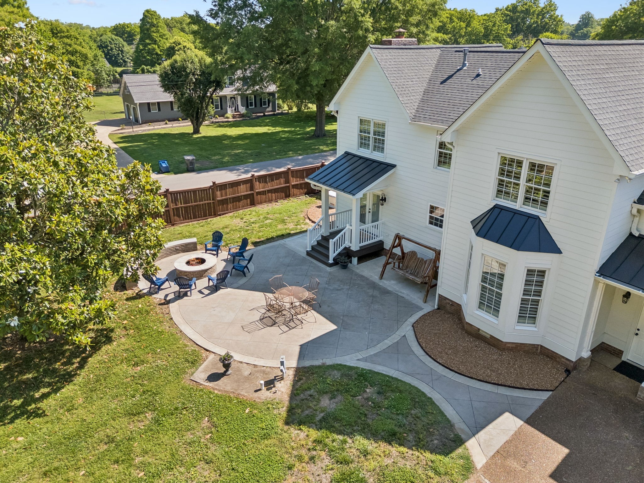 100 Deerfield Dr, Columbia, TN 38401