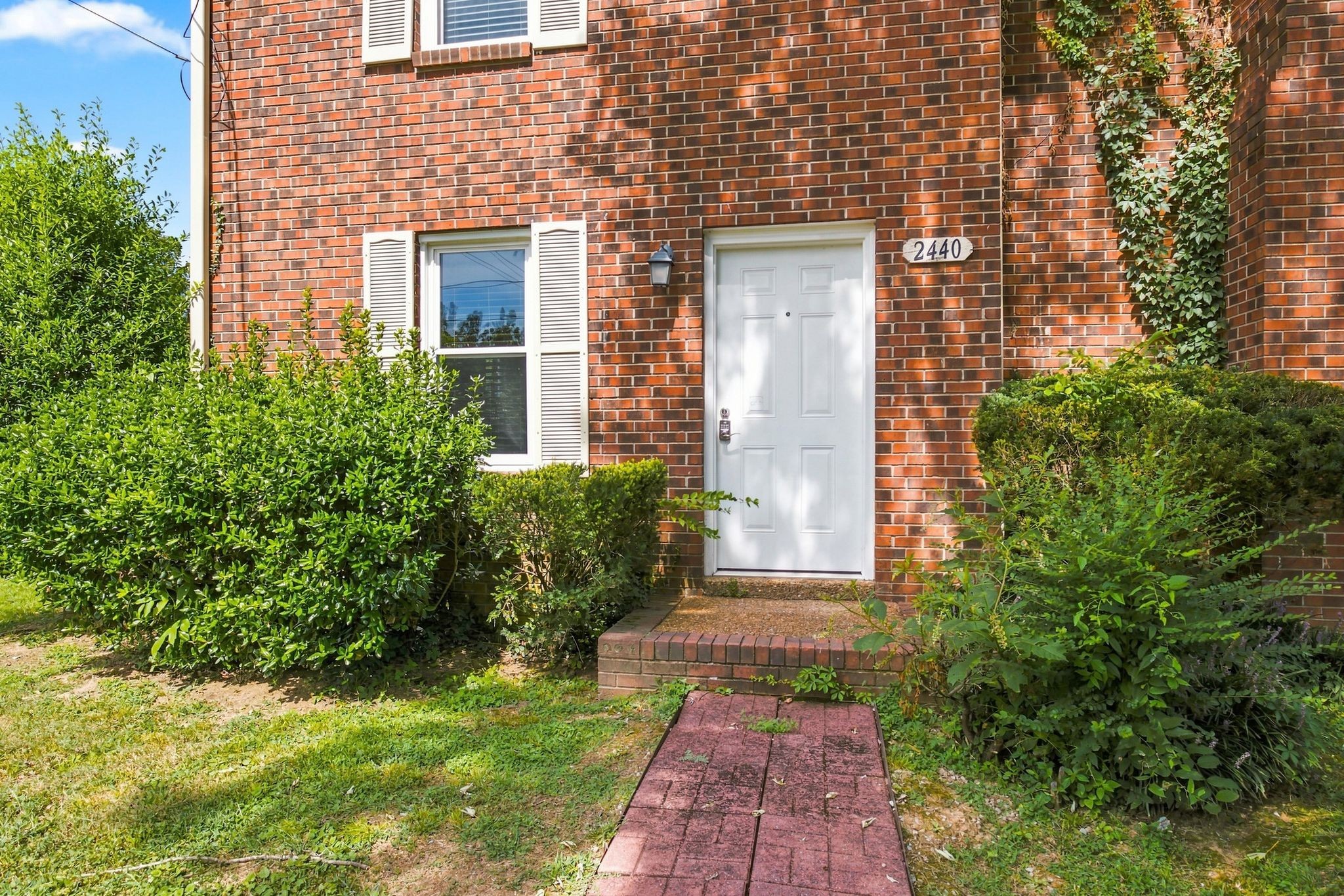 2440 Fairbrook Dr, Nashville, TN 37214