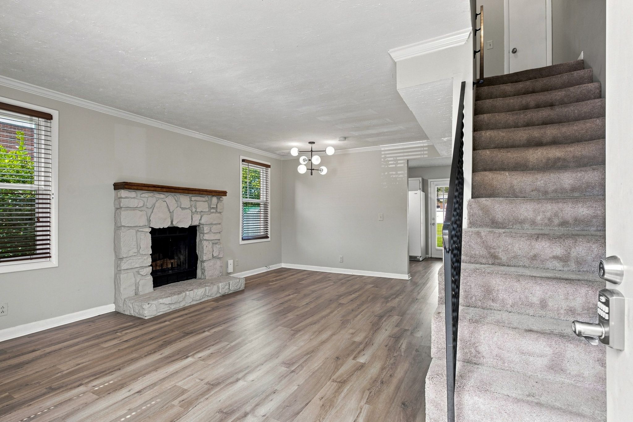 2440 Fairbrook Dr, Nashville, TN 37214