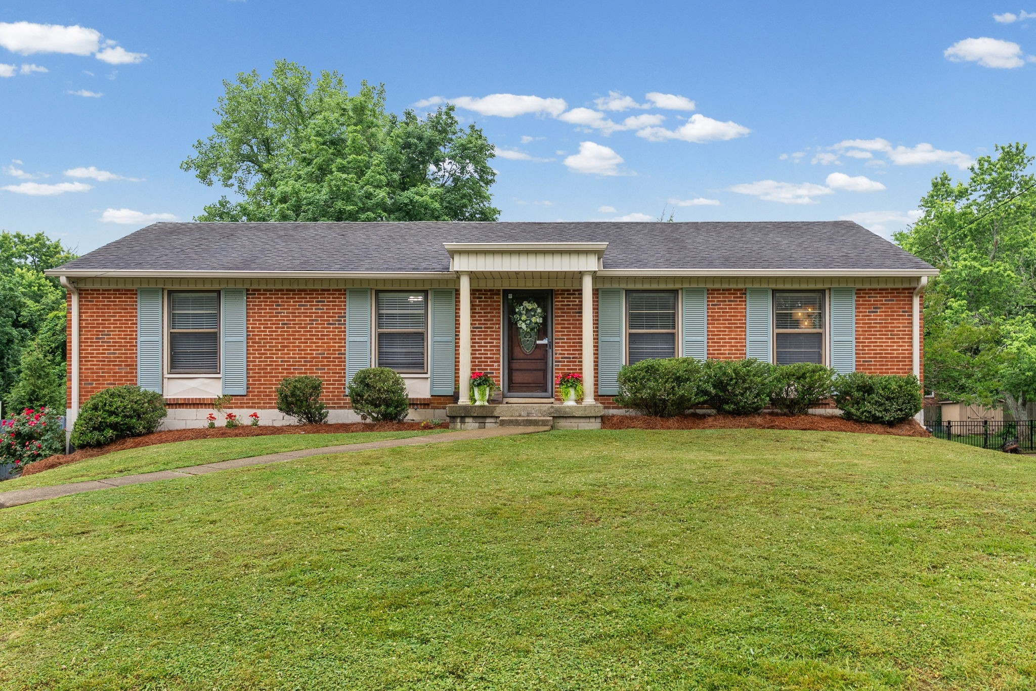 607 Elaine Dr, Nashville, TN 37211