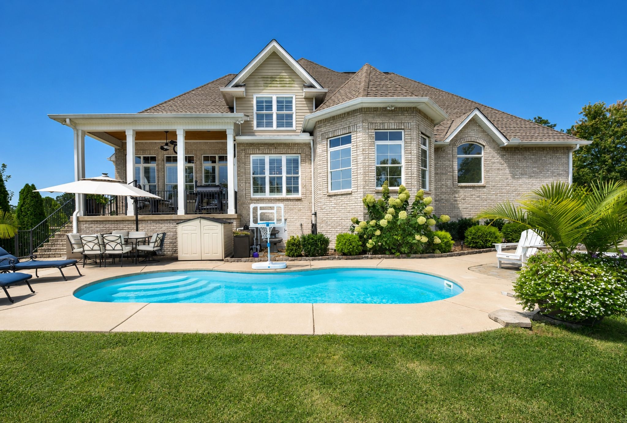 522 Country Club Dr, Dickson, TN 37055