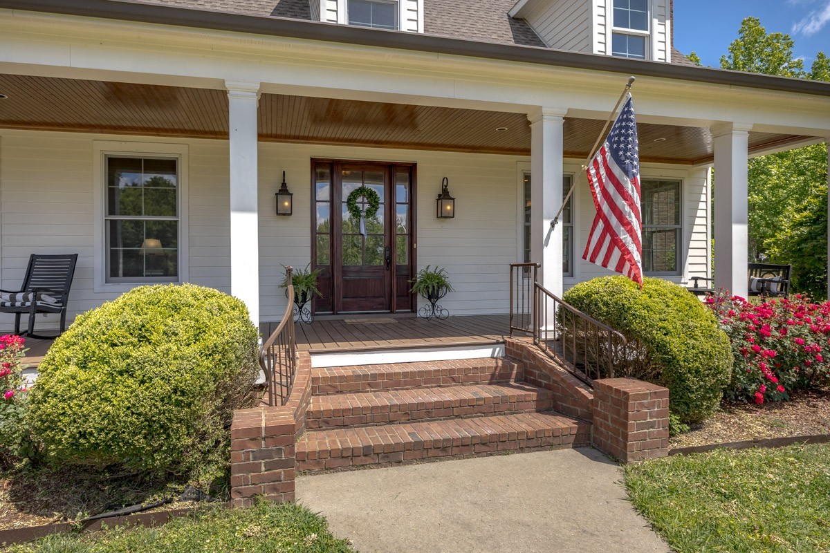 8706 Poplar Creek Rd, Nashville, TN 37221