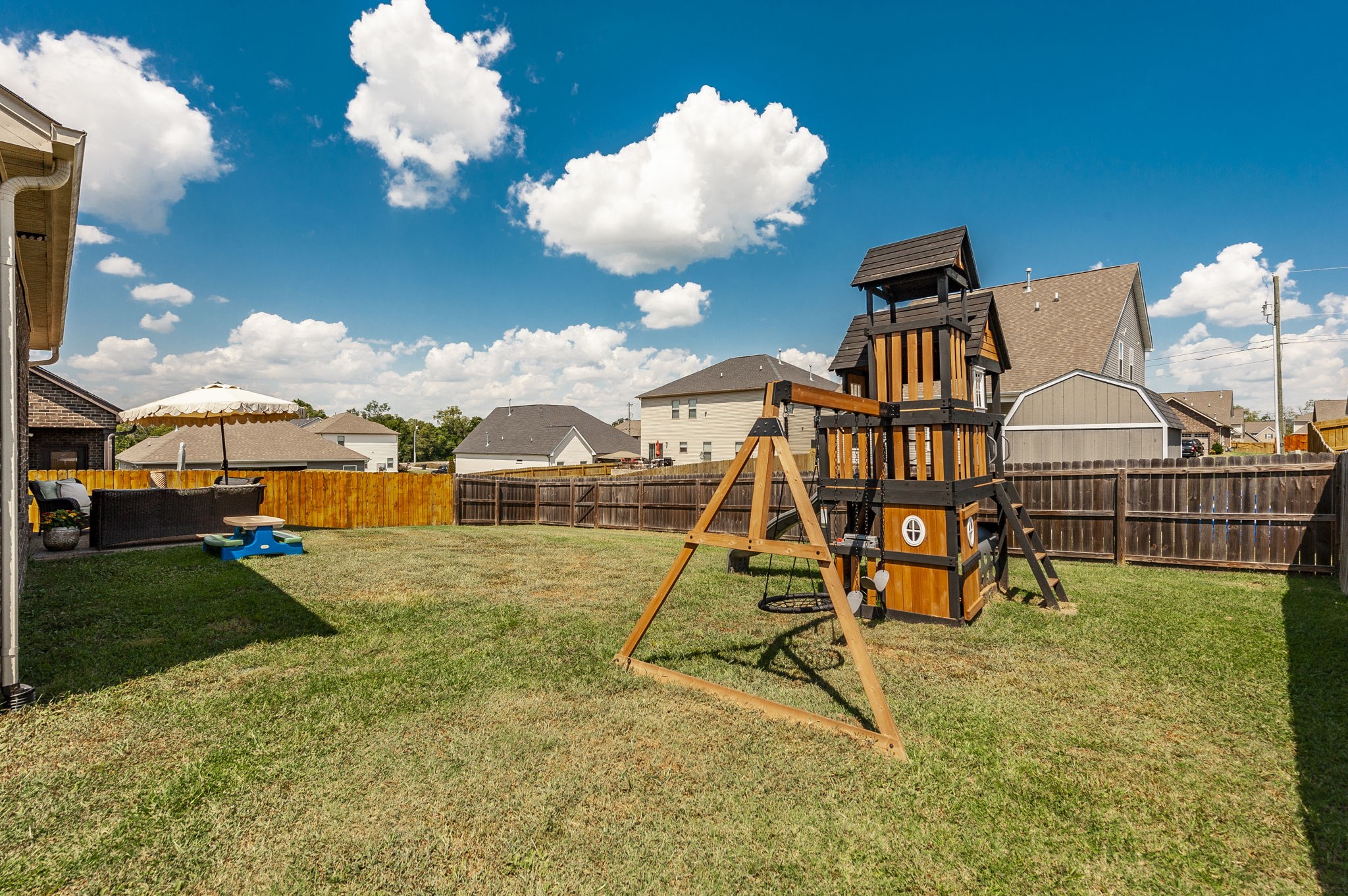 1020 Laurelwood Dr, Gallatin, TN 37066