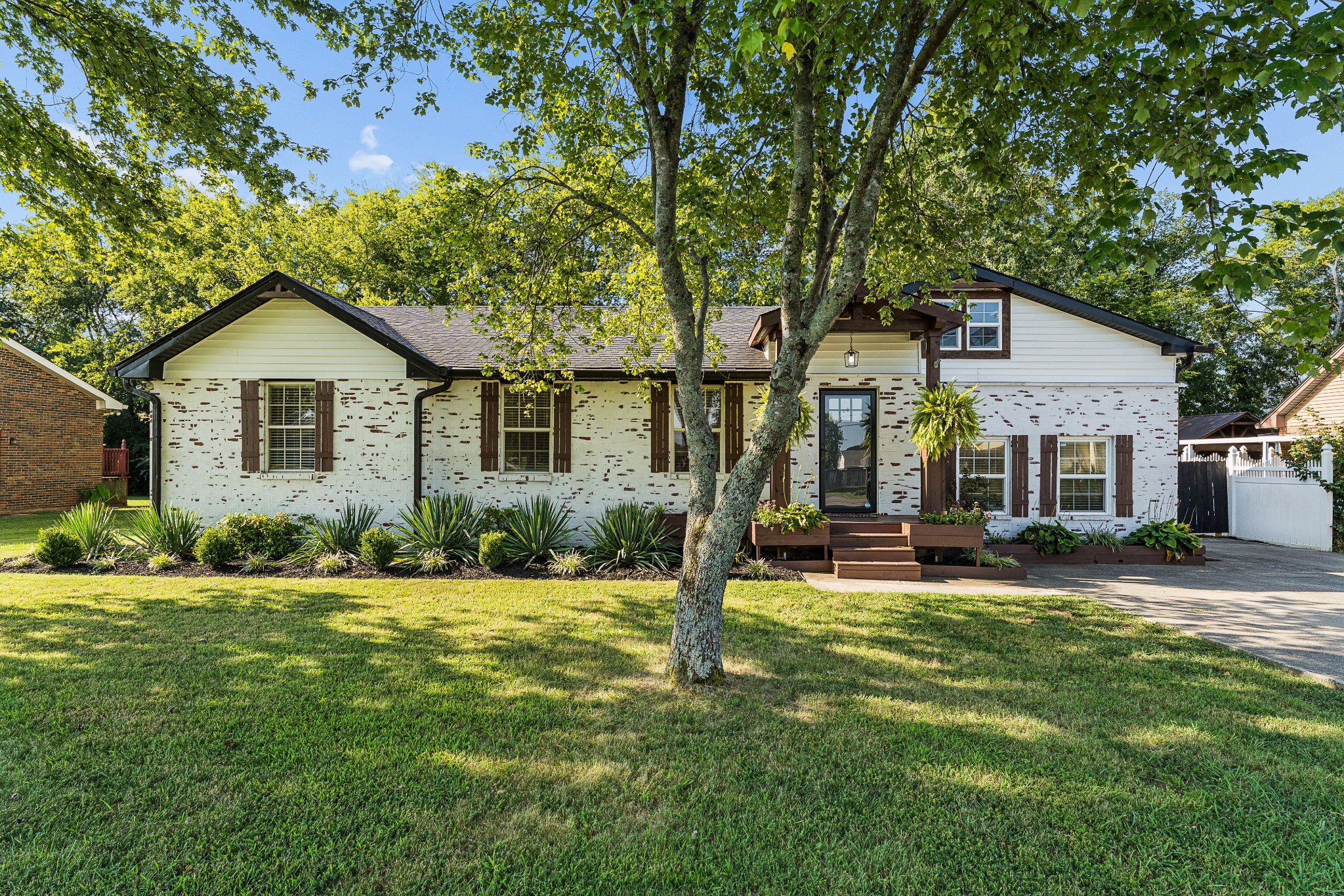 440 Lealand Ln, Lebanon, TN 37087