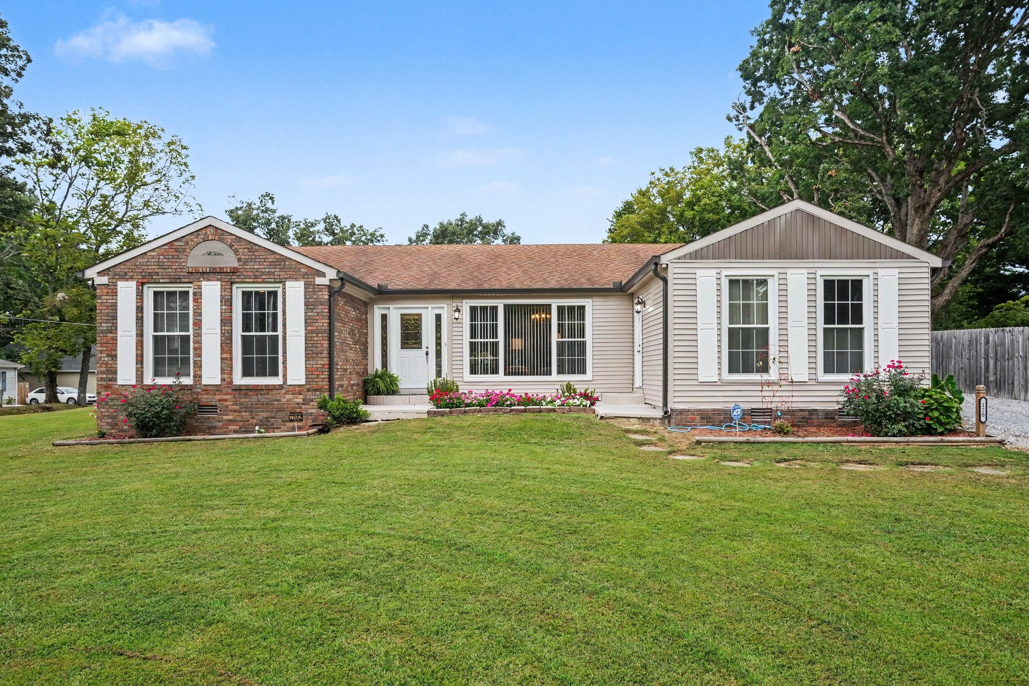 120 Slater St, White Bluff, TN 37187
