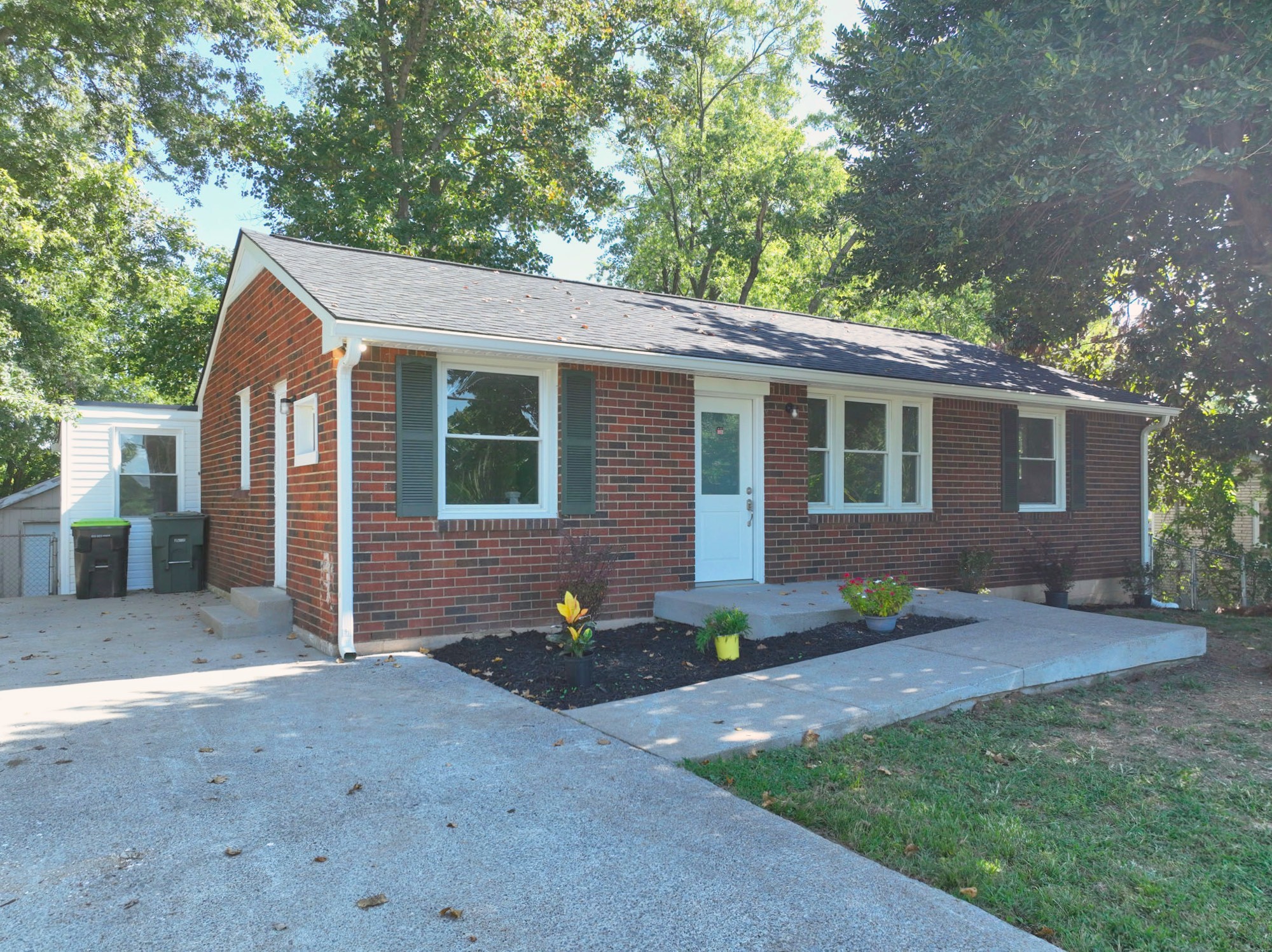 3944 Plantation Dr, Hermitage, TN 37076