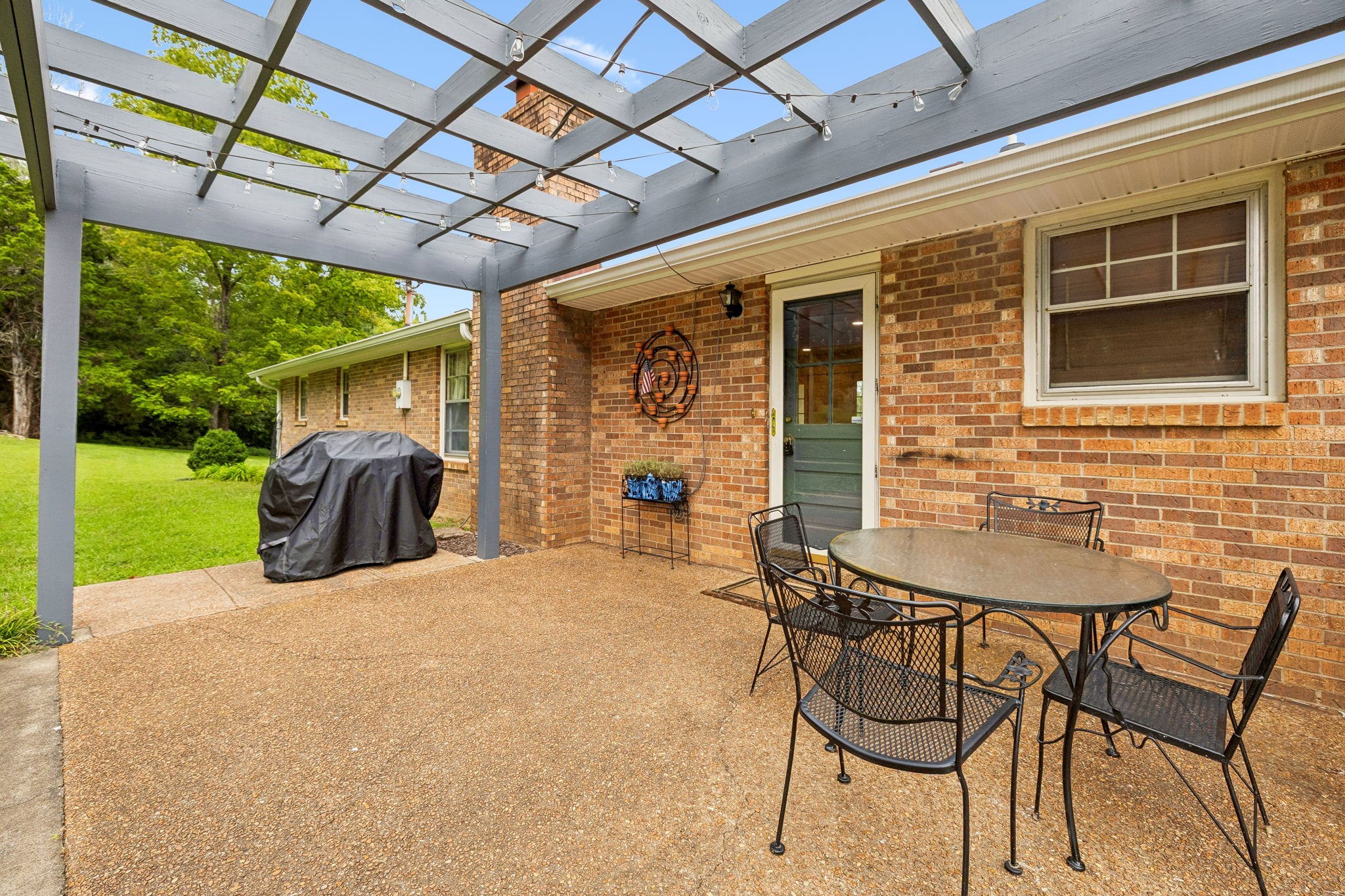 2056 Dade Cir, Dickson, TN 37055