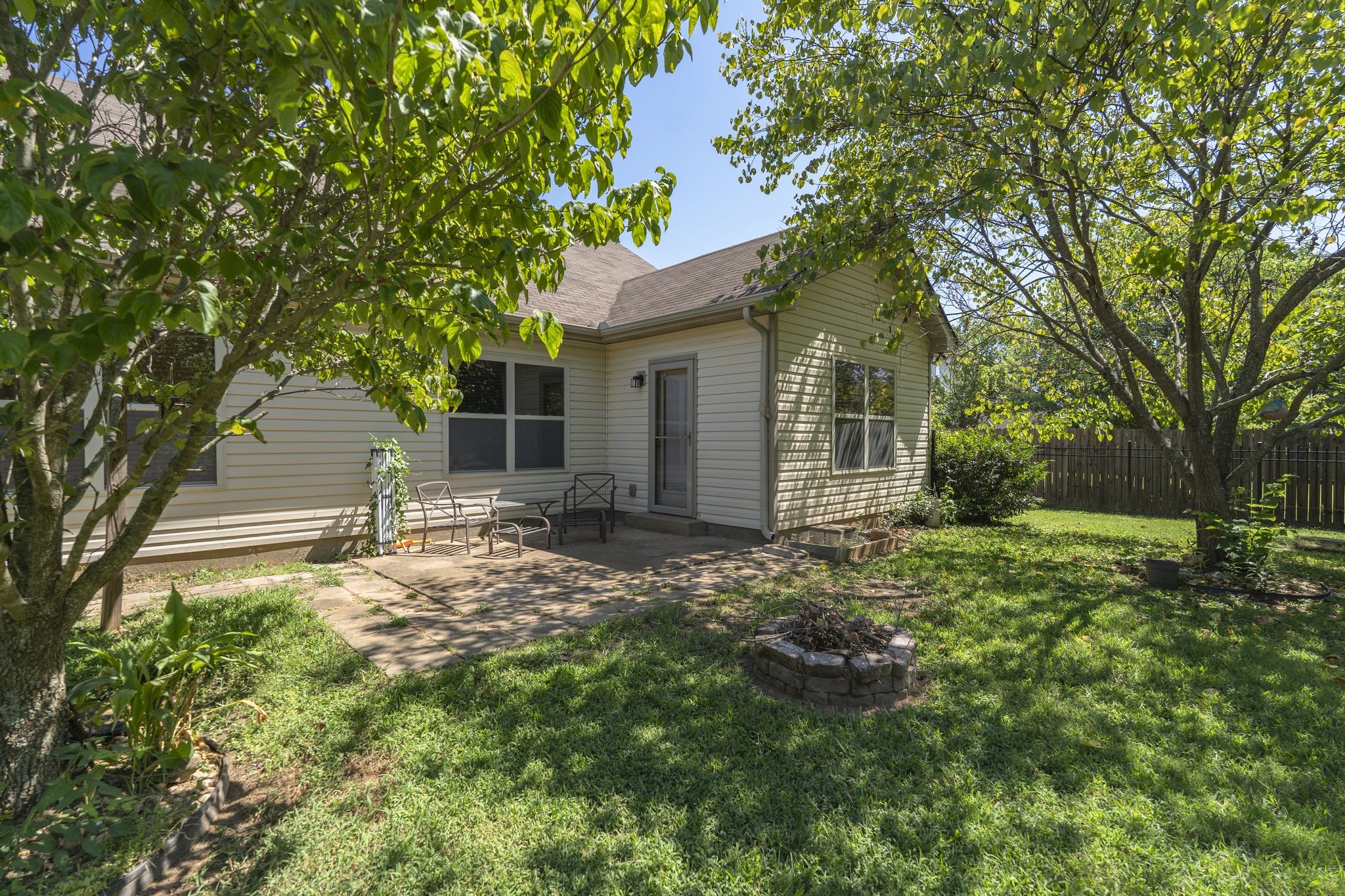 1121 Halverson Dr, Murfreesboro, TN 37128
