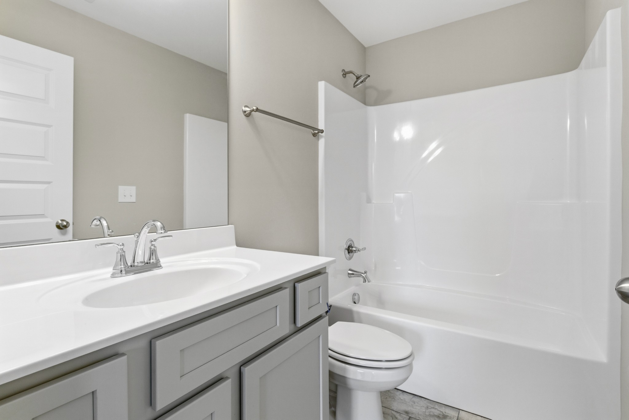 1422 Suzanne Dr, Murfreesboro, TN 37128