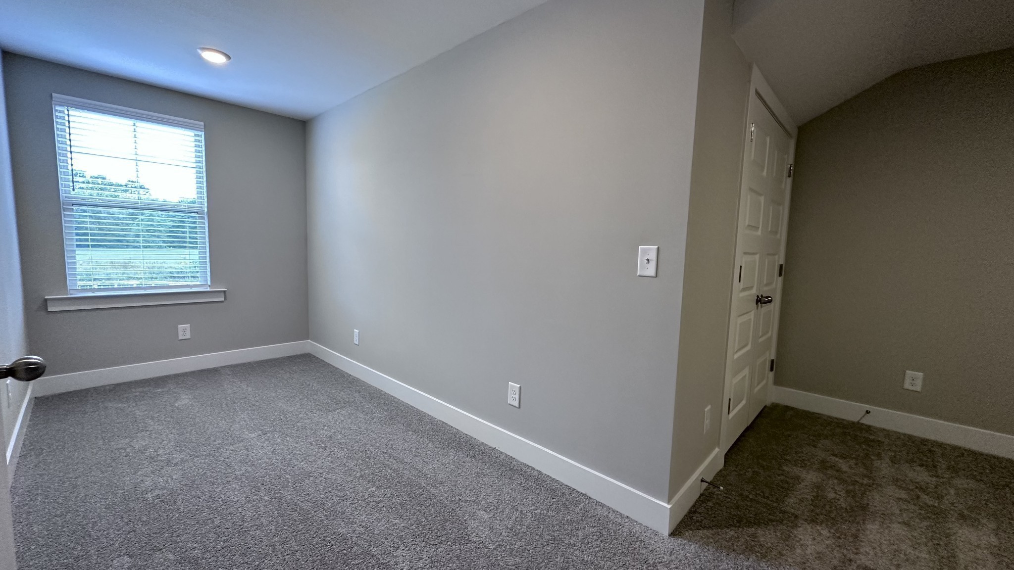 1420 Suzanne Dr, Murfreesboro, TN 37128