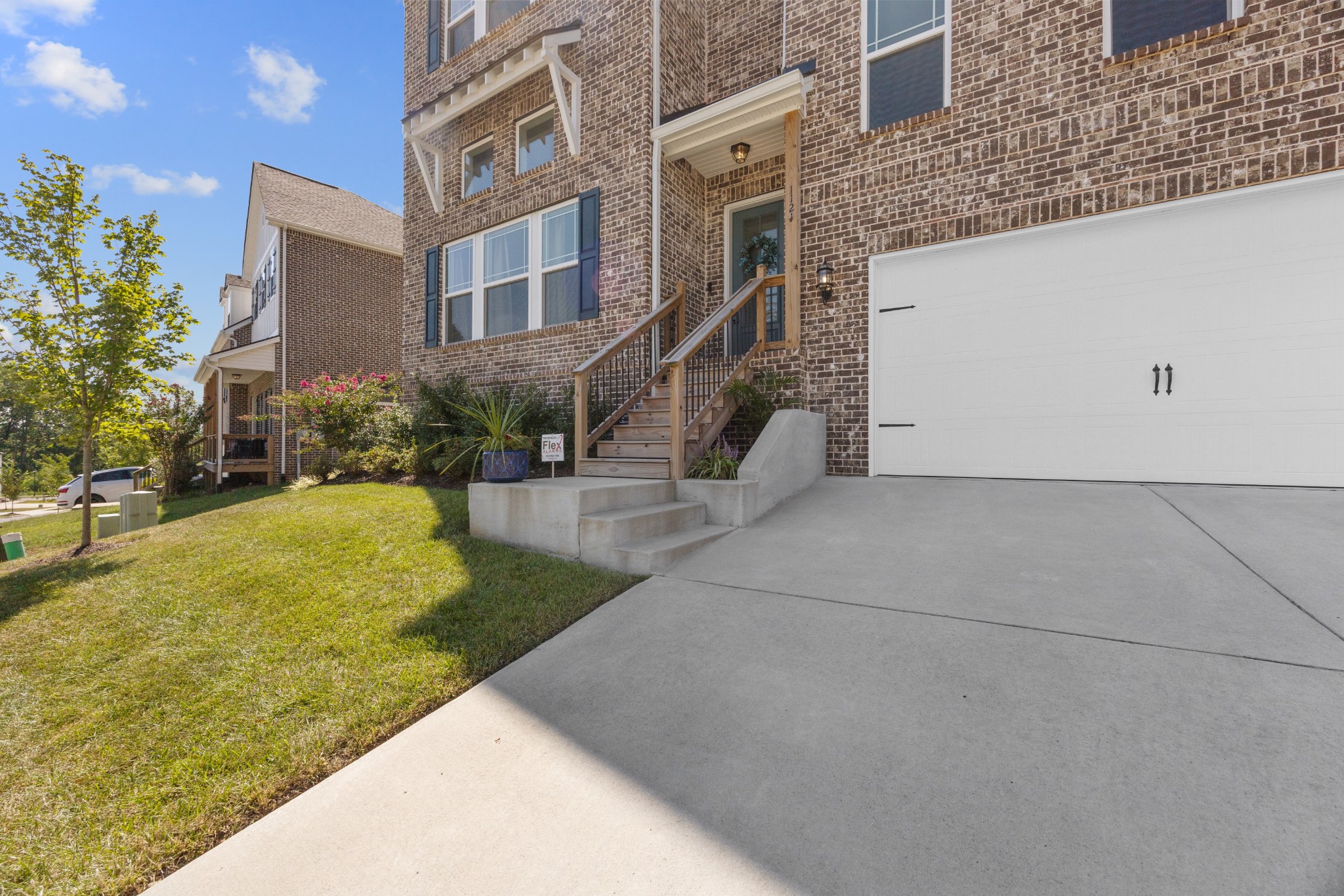 1121 Parklawn Dr, Nashville, TN 37211
