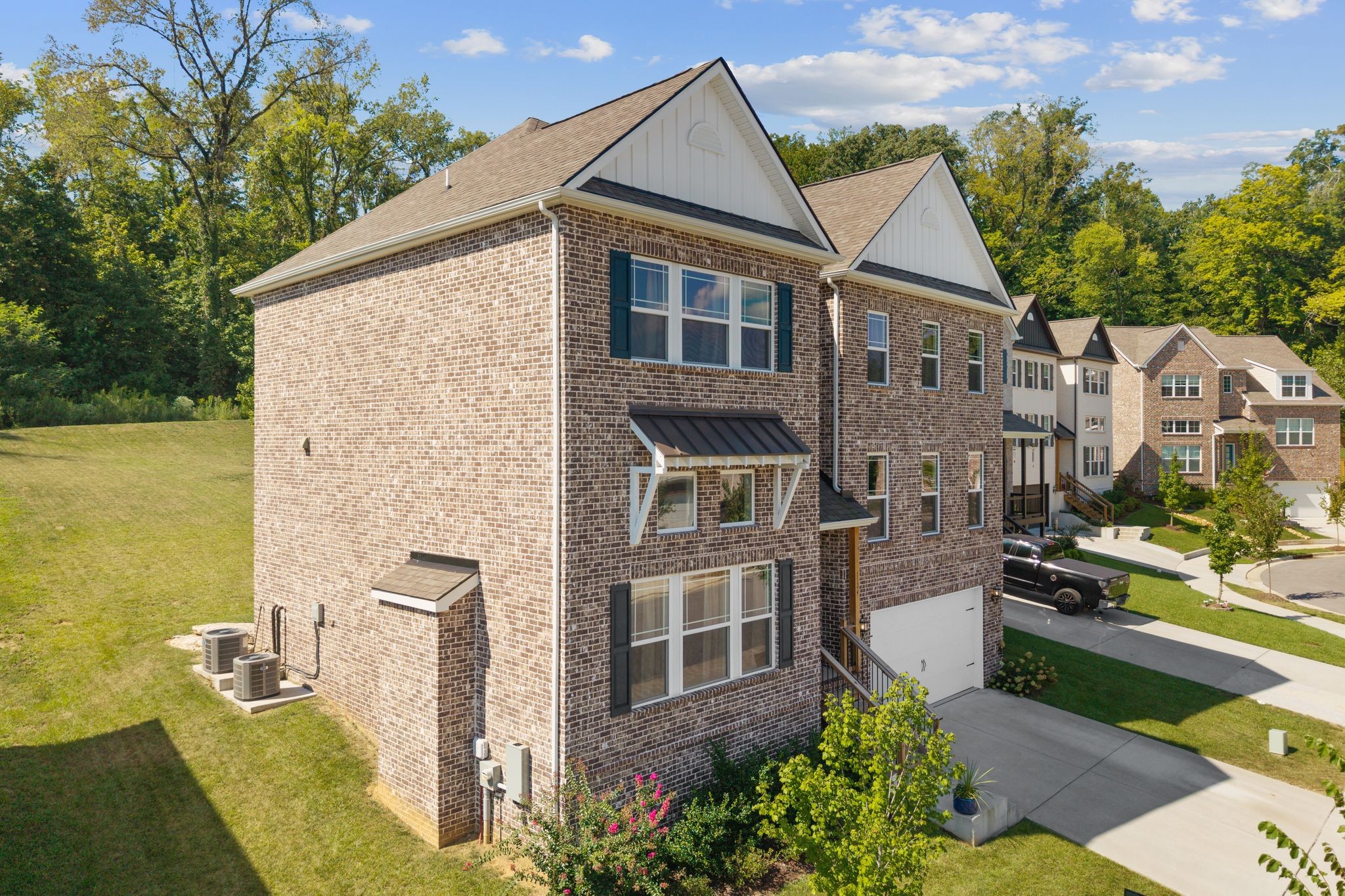 1121 Parklawn Dr, Nashville, TN 37211