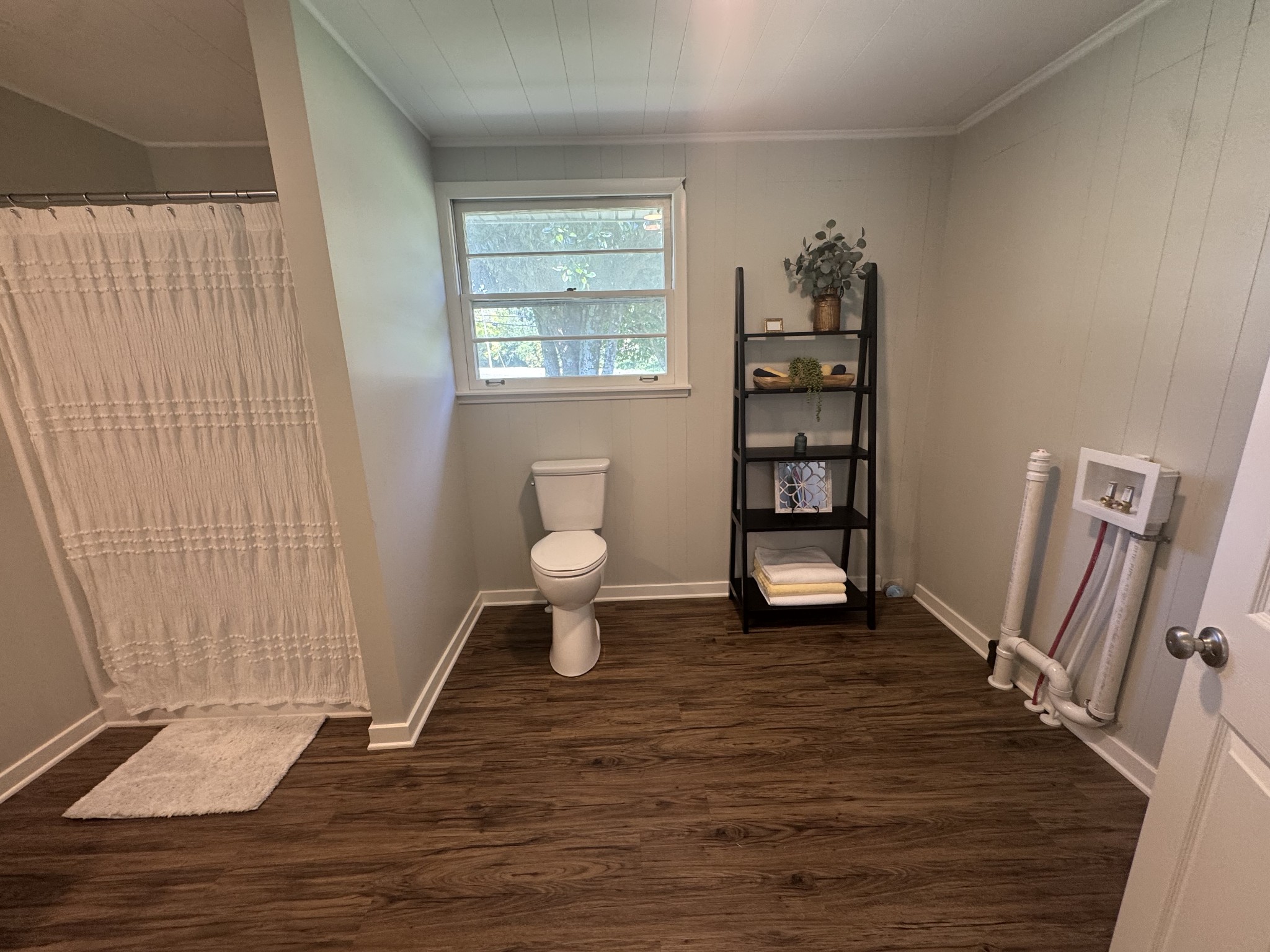 1156 Chestnut Dr, Burns, TN 37029