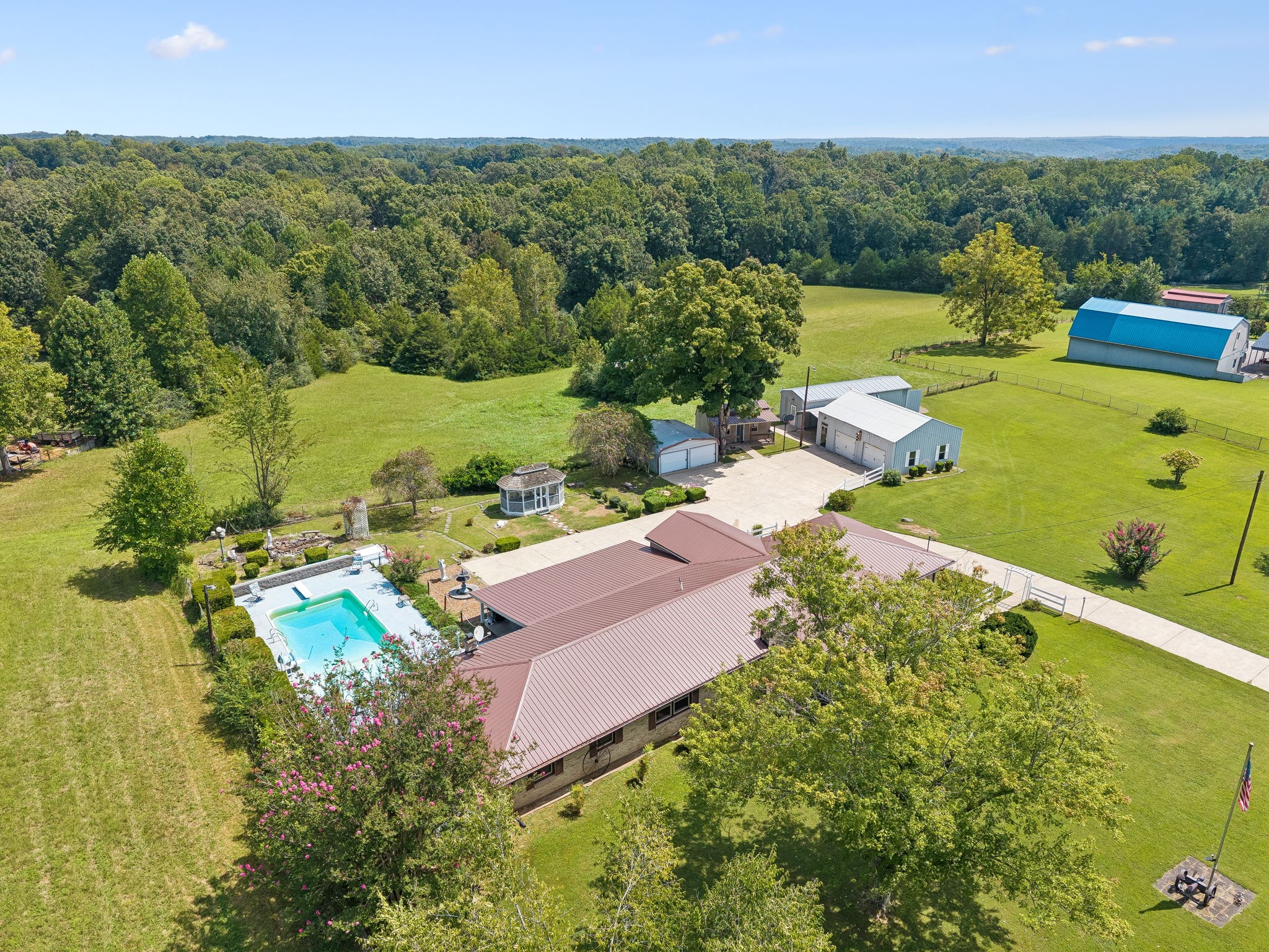 1310 Bakers Work Rd, Burns, TN 37029