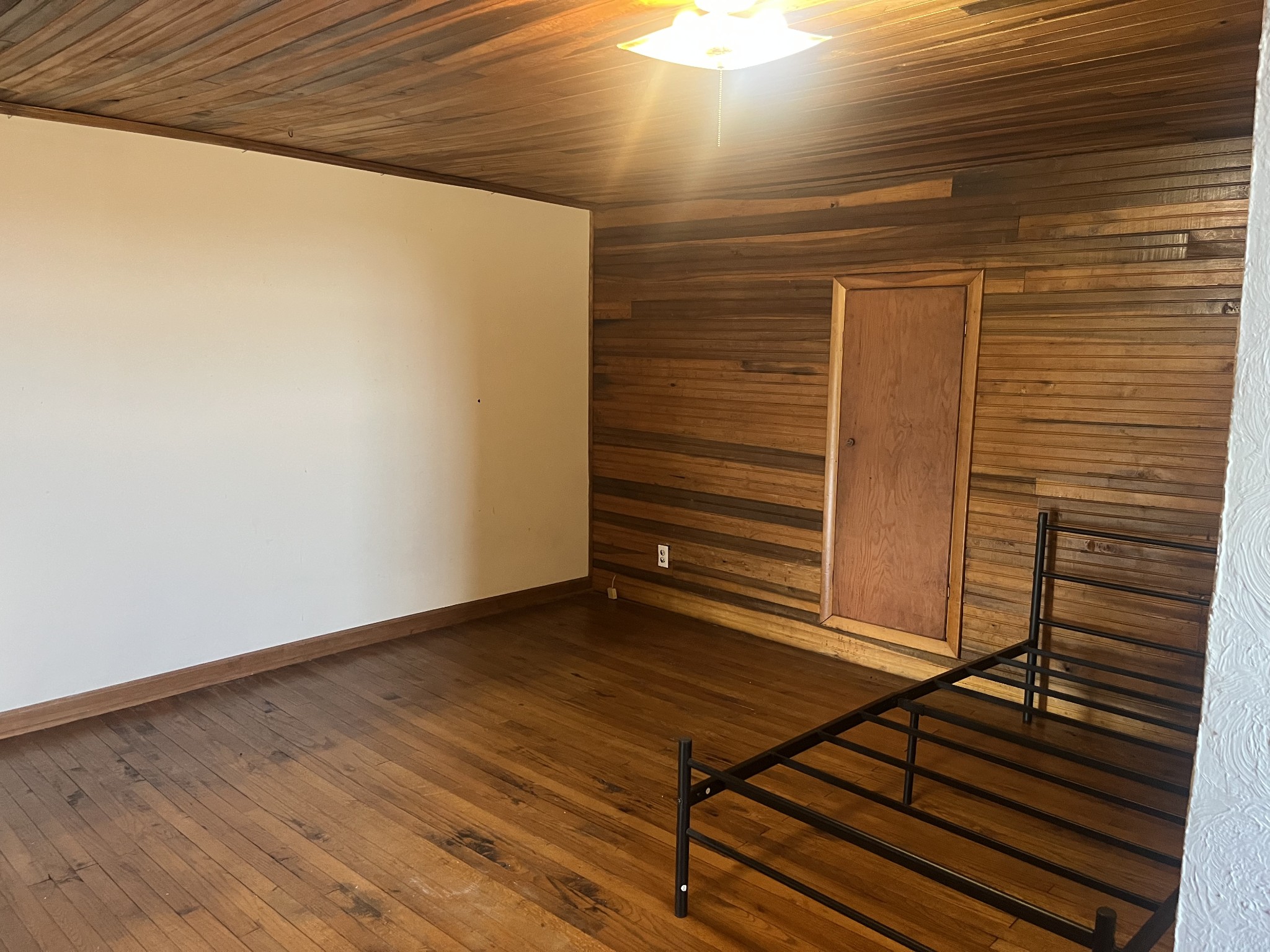 8 Oak Ln, Pleasant Shade, TN 37145