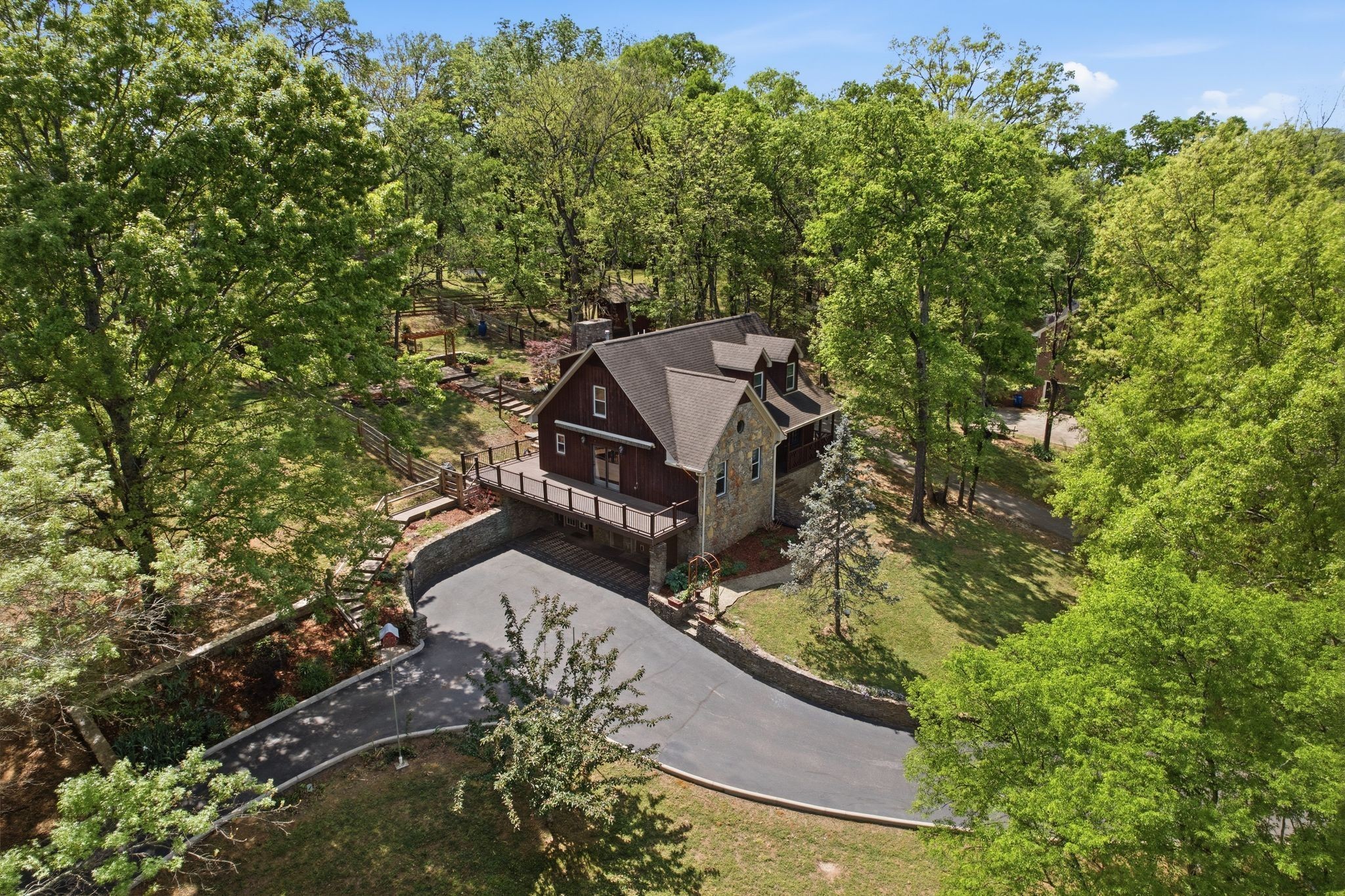 2105 Alpine Dr, Columbia, TN 38401